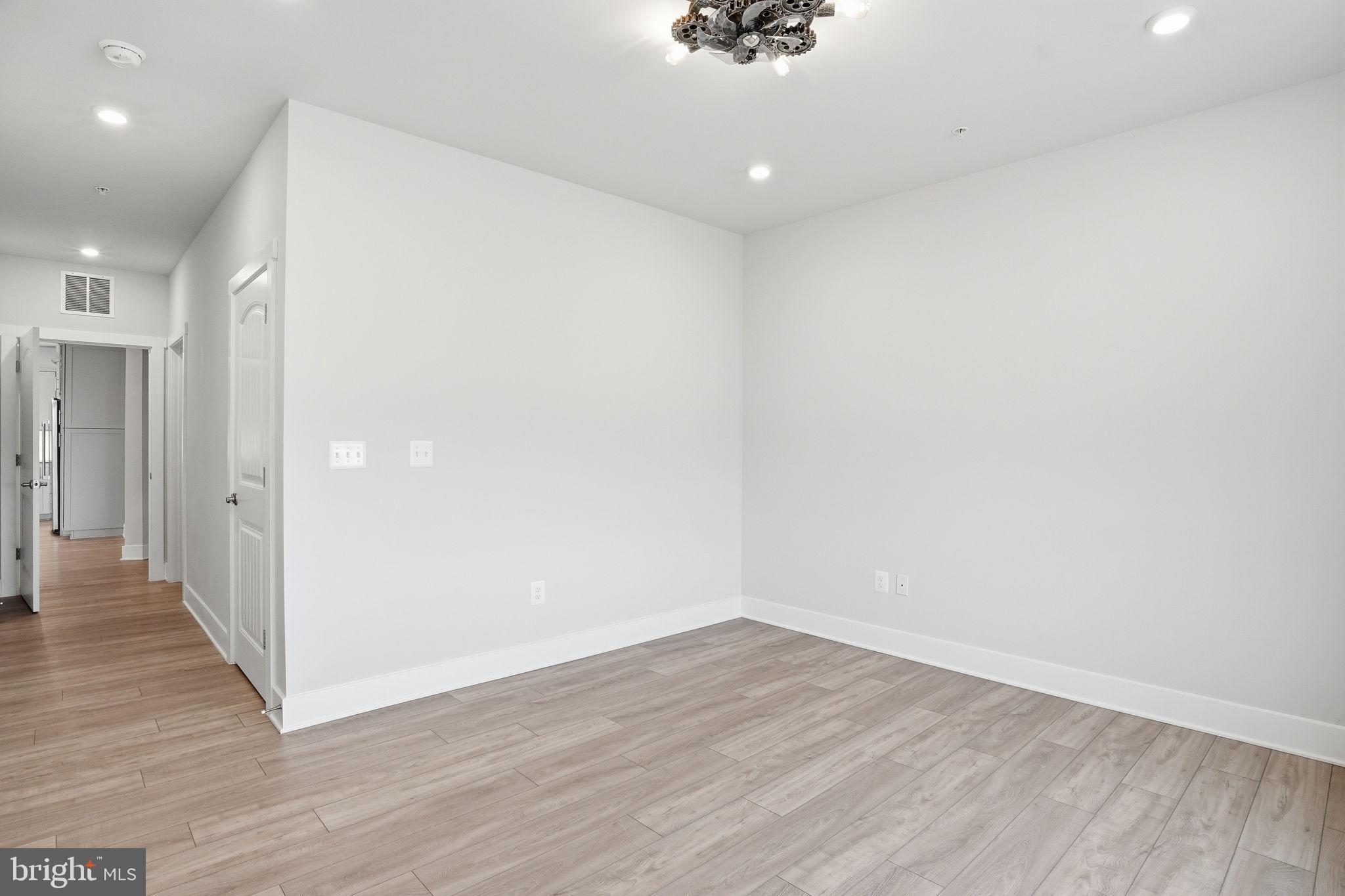 FOUR SEASONS AT KENT ISLAND - Residential