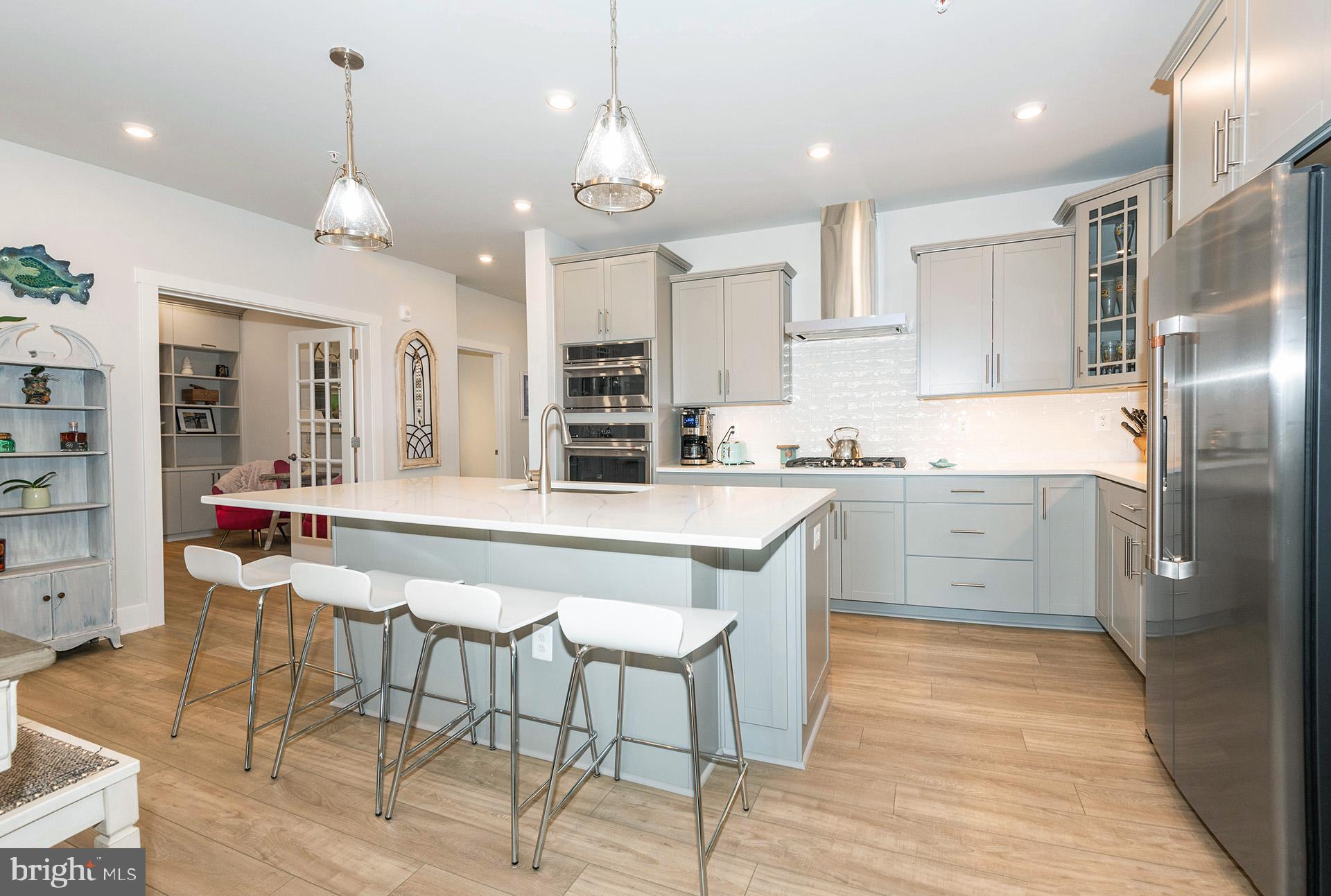 FOUR SEASONS AT KENT ISLAND - Residential