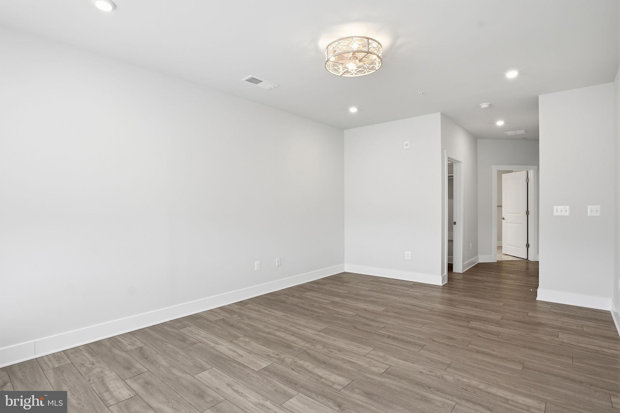 FOUR SEASONS AT KENT ISLAND - Residential