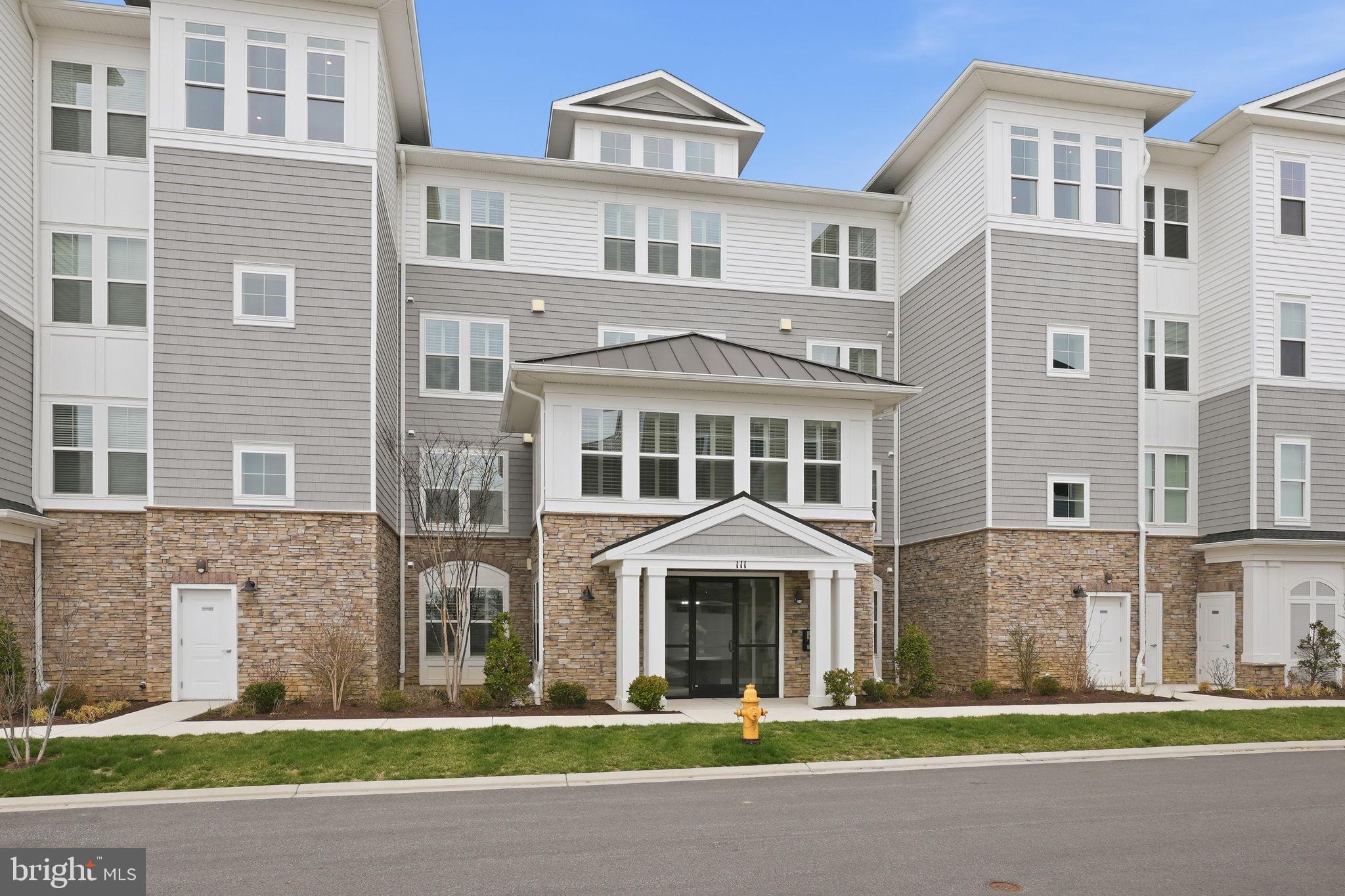 FOUR SEASONS AT KENT ISLAND - Residential