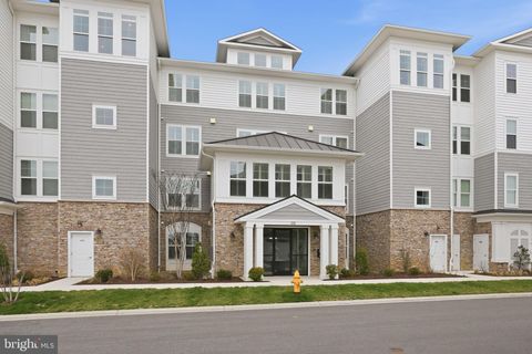 Condo For Sale - 111 Marshgrass Way #22<br/> Chesterfield, MD 21619