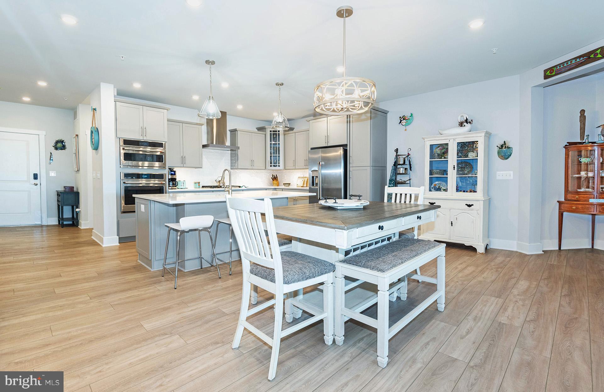 FOUR SEASONS AT KENT ISLAND - Residential