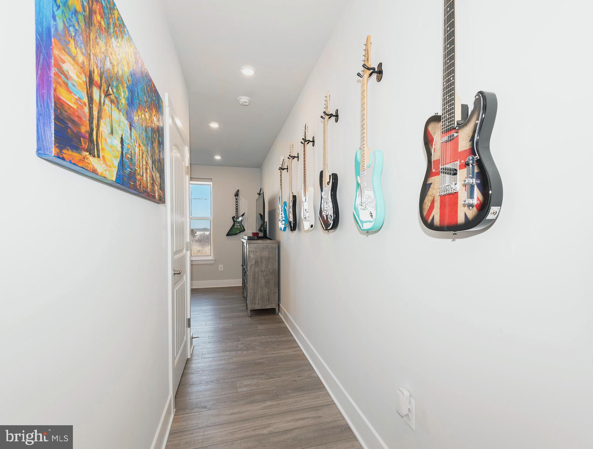 FOUR SEASONS AT KENT ISLAND - Residential