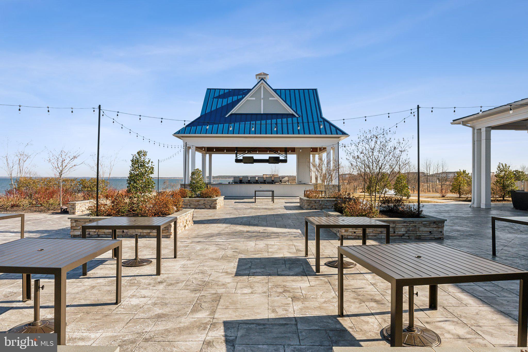 FOUR SEASONS AT KENT ISLAND - Residential