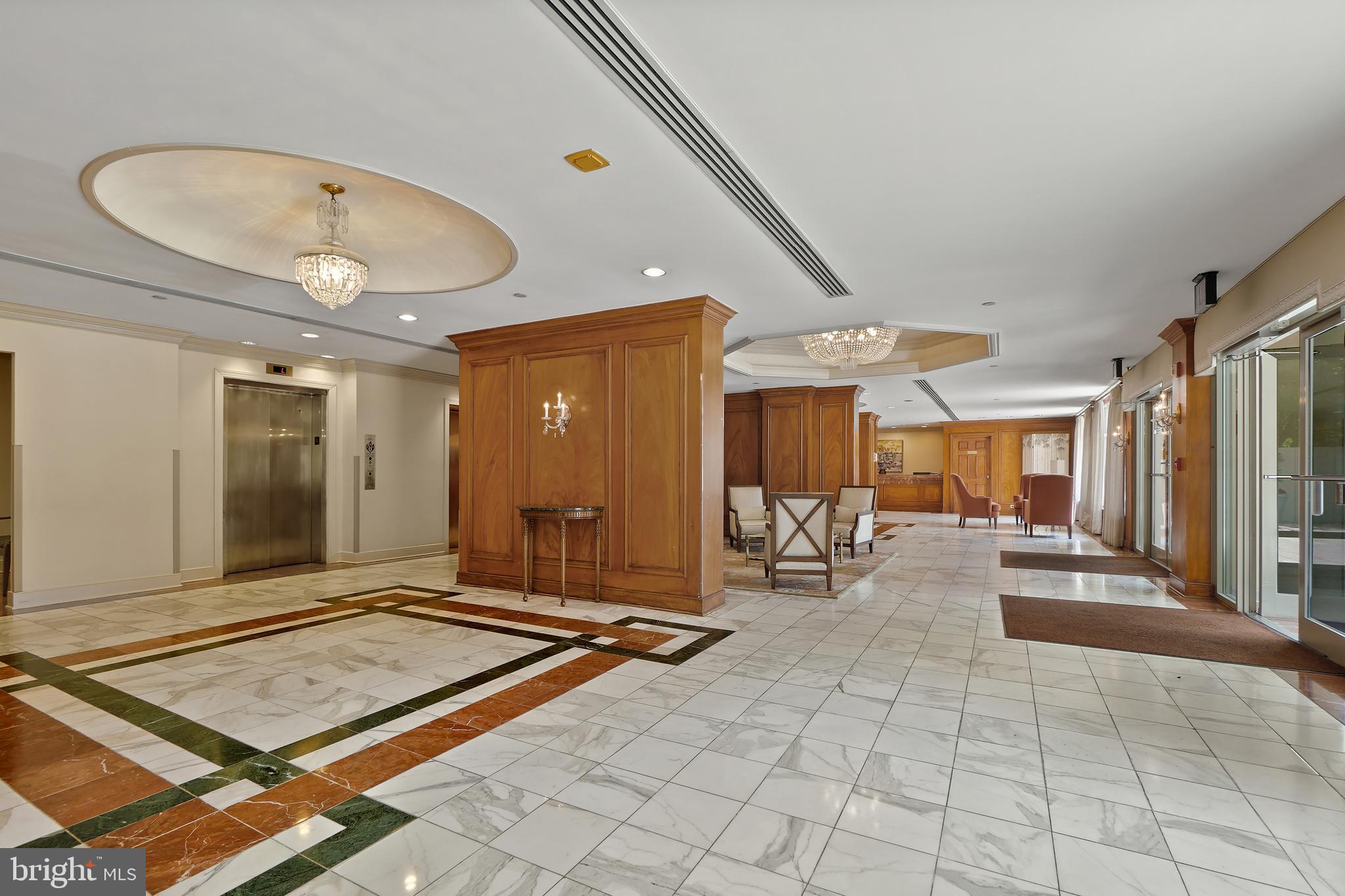 WHITLEY PARK CONDOMINIUM - Residential