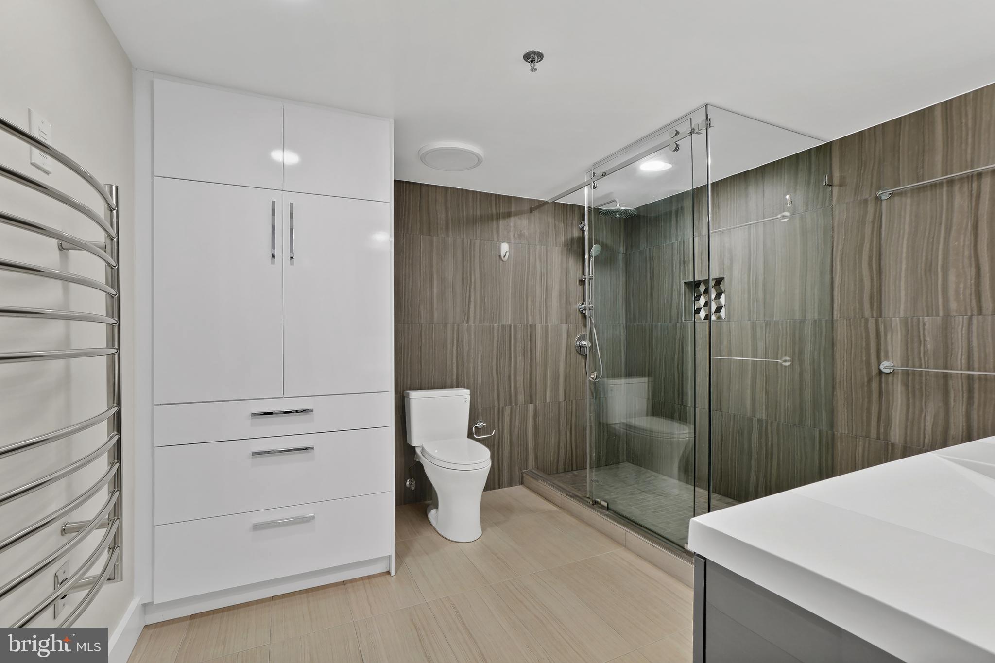 WHITLEY PARK CONDOMINIUM - Residential