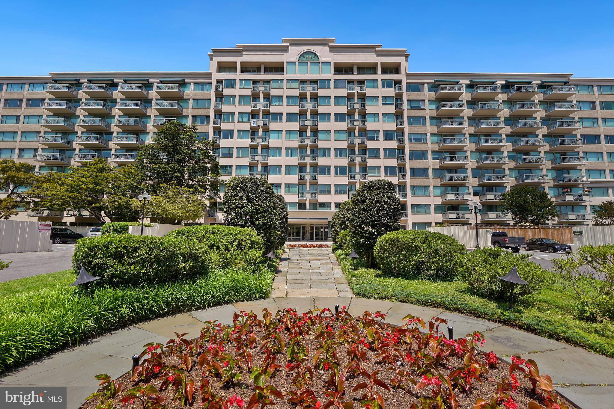 WHITLEY PARK CONDOMINIUM - Residential