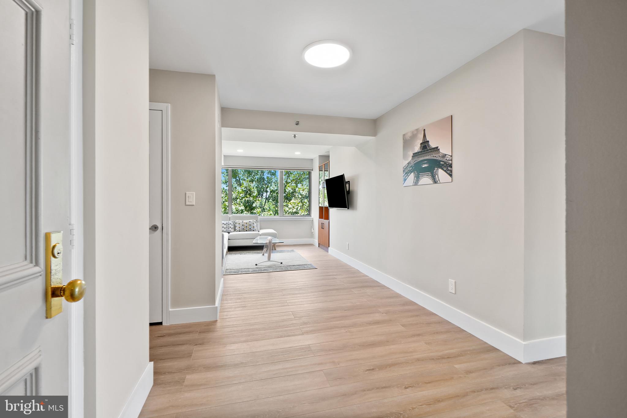 WHITLEY PARK CONDOMINIUM - Residential