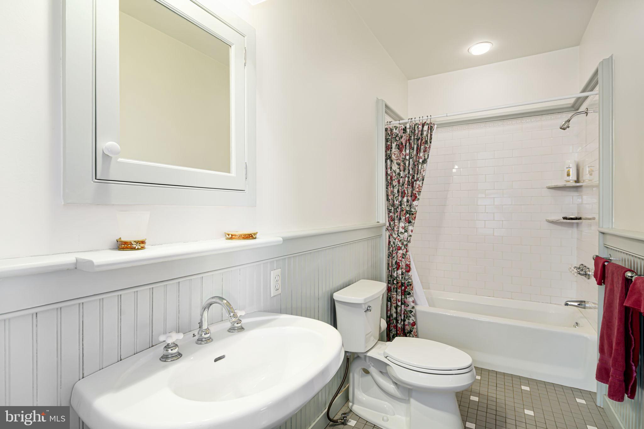 ART MUSEUM AREA - Residential