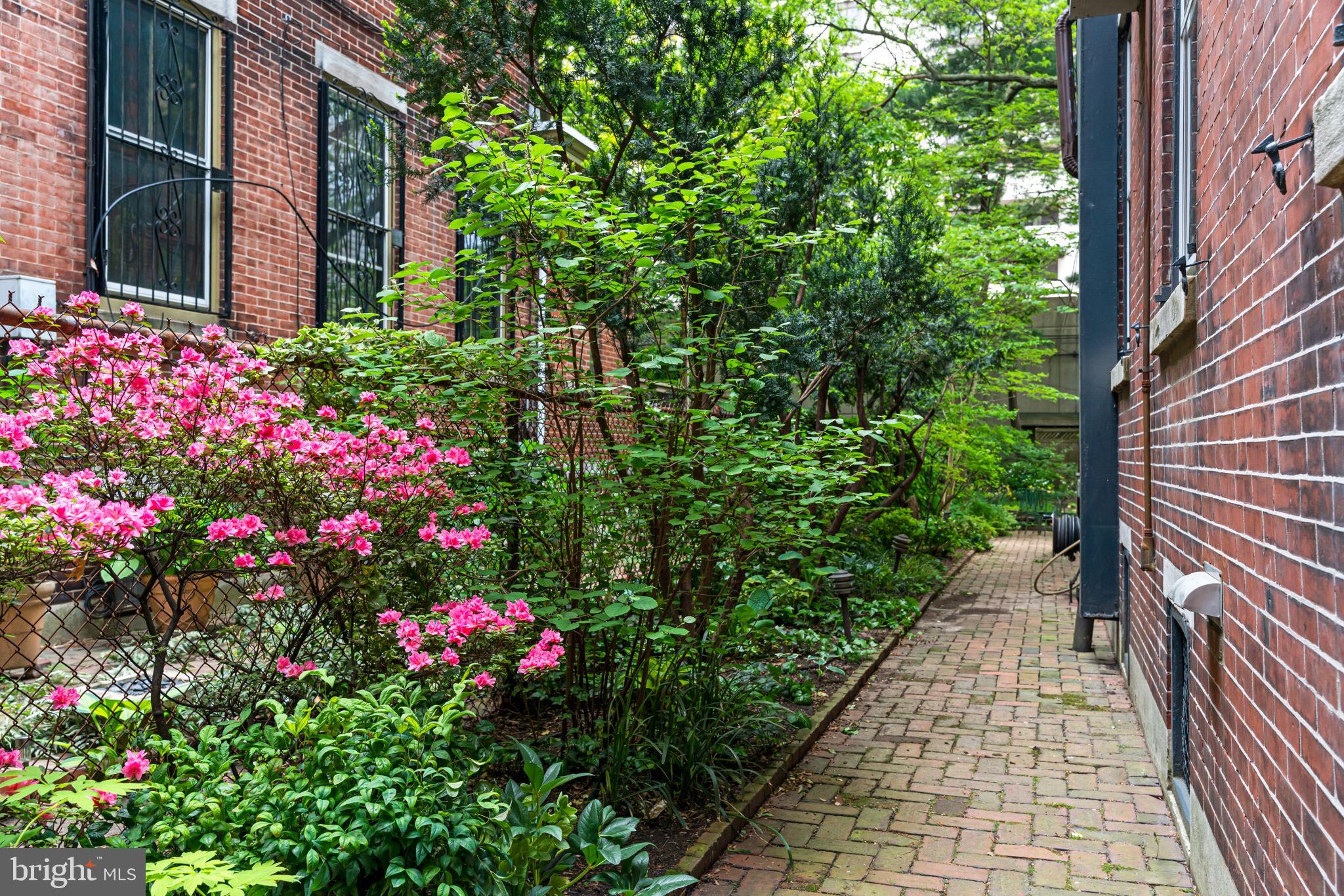 ART MUSEUM AREA - Residential