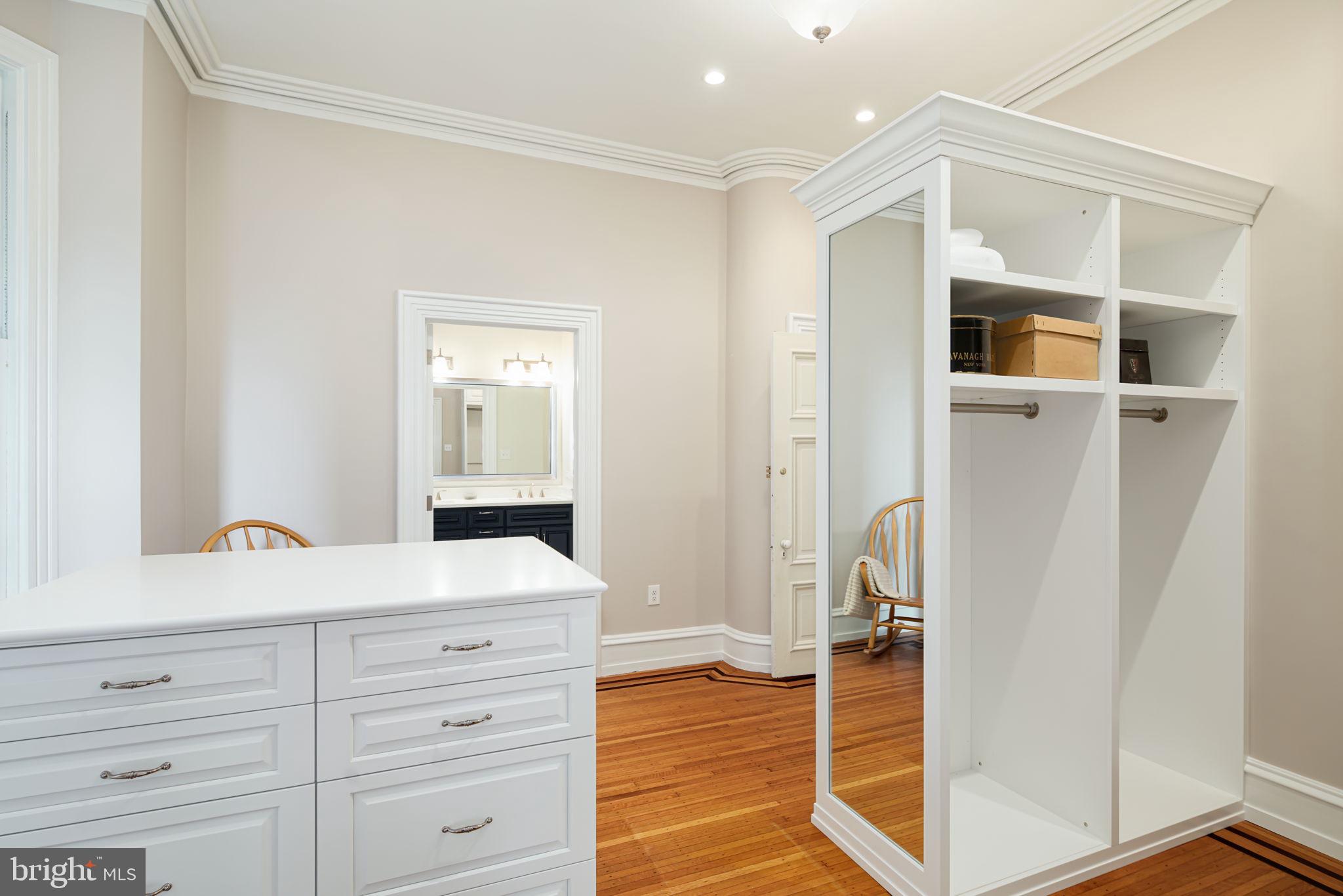 ART MUSEUM AREA - Residential