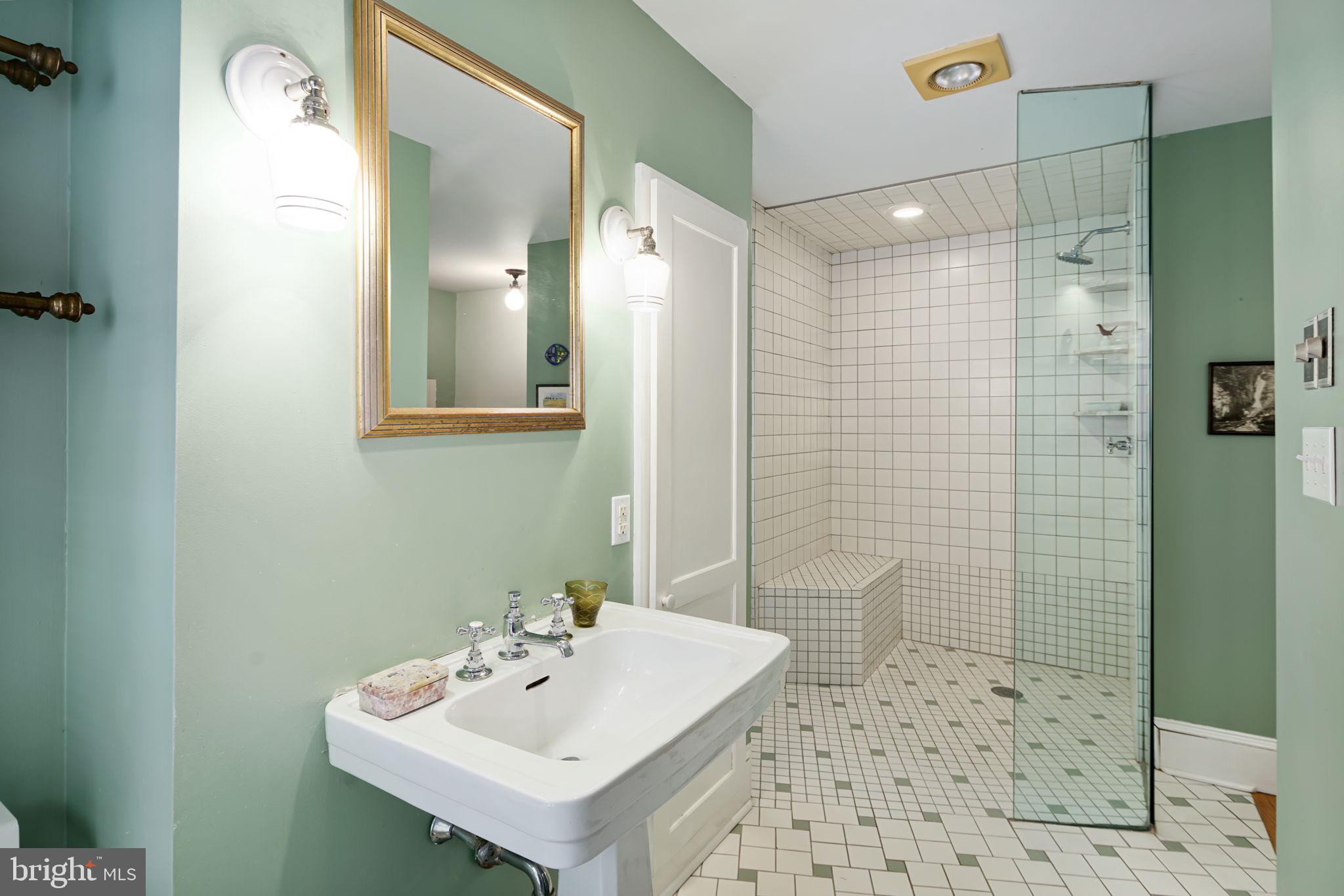 ART MUSEUM AREA - Residential