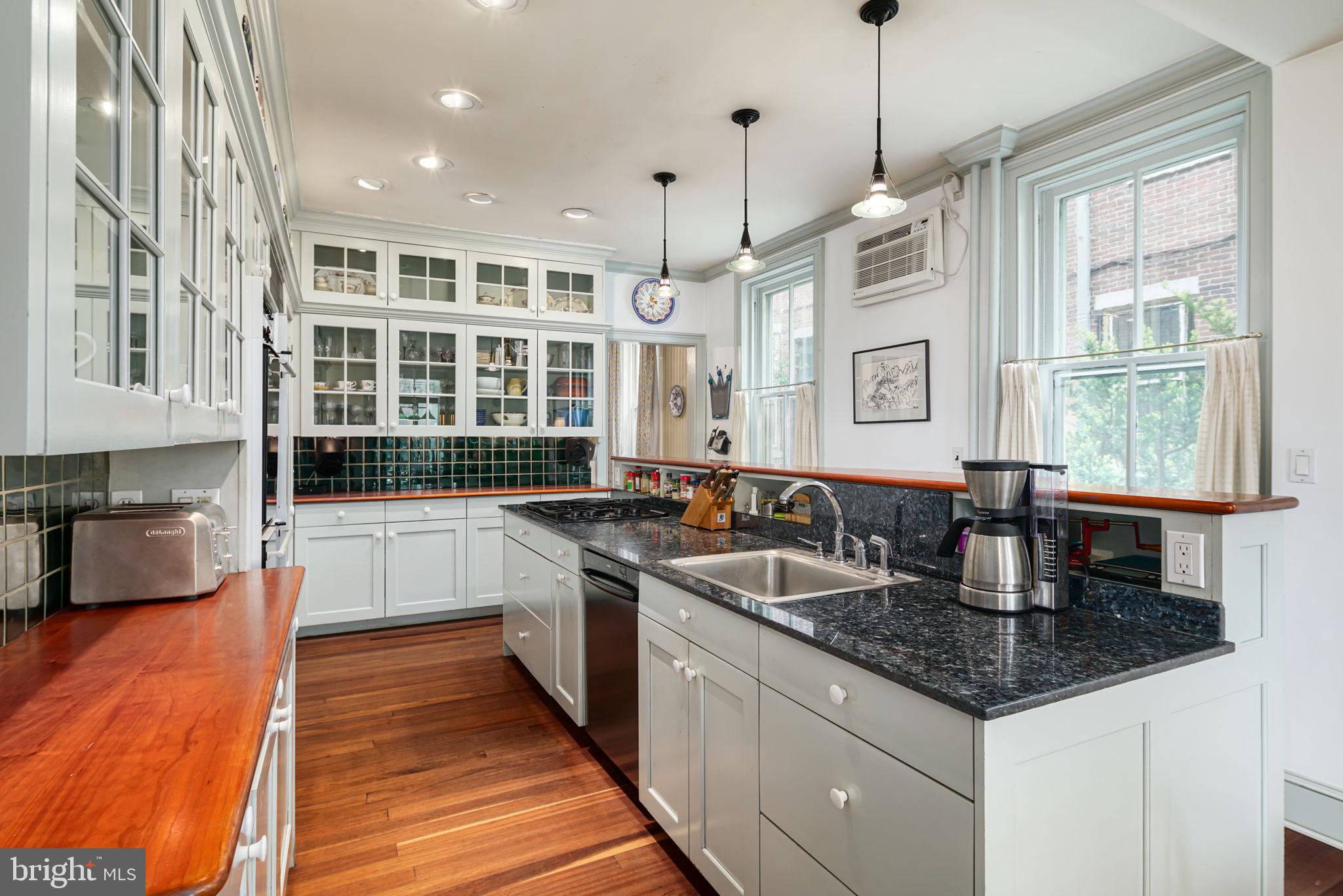 ART MUSEUM AREA - Residential