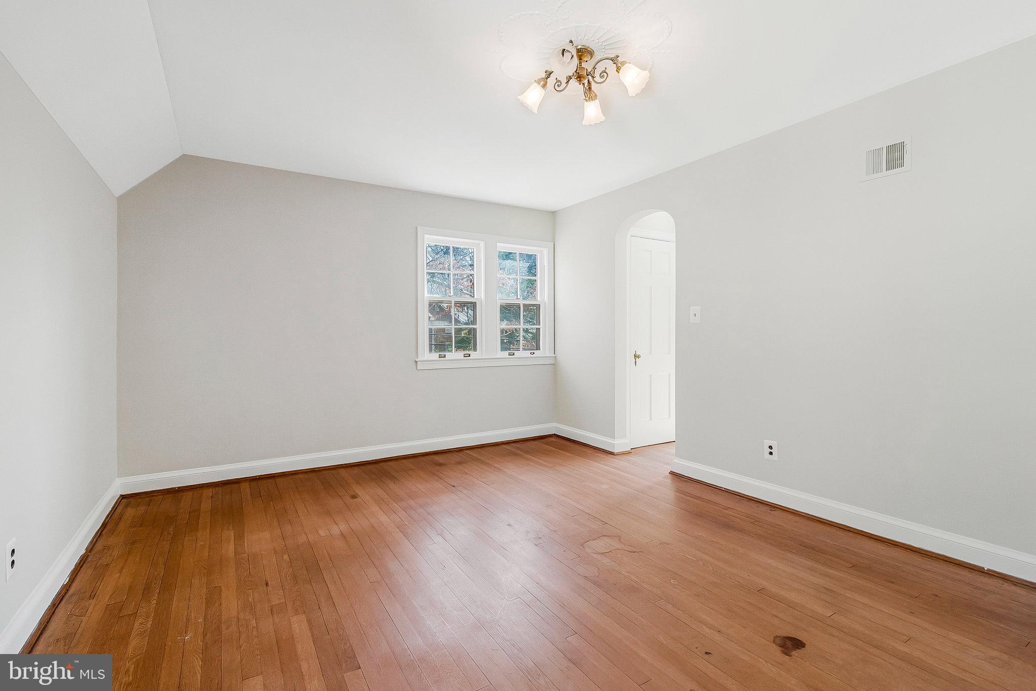 SEVEN OAKS - Residential