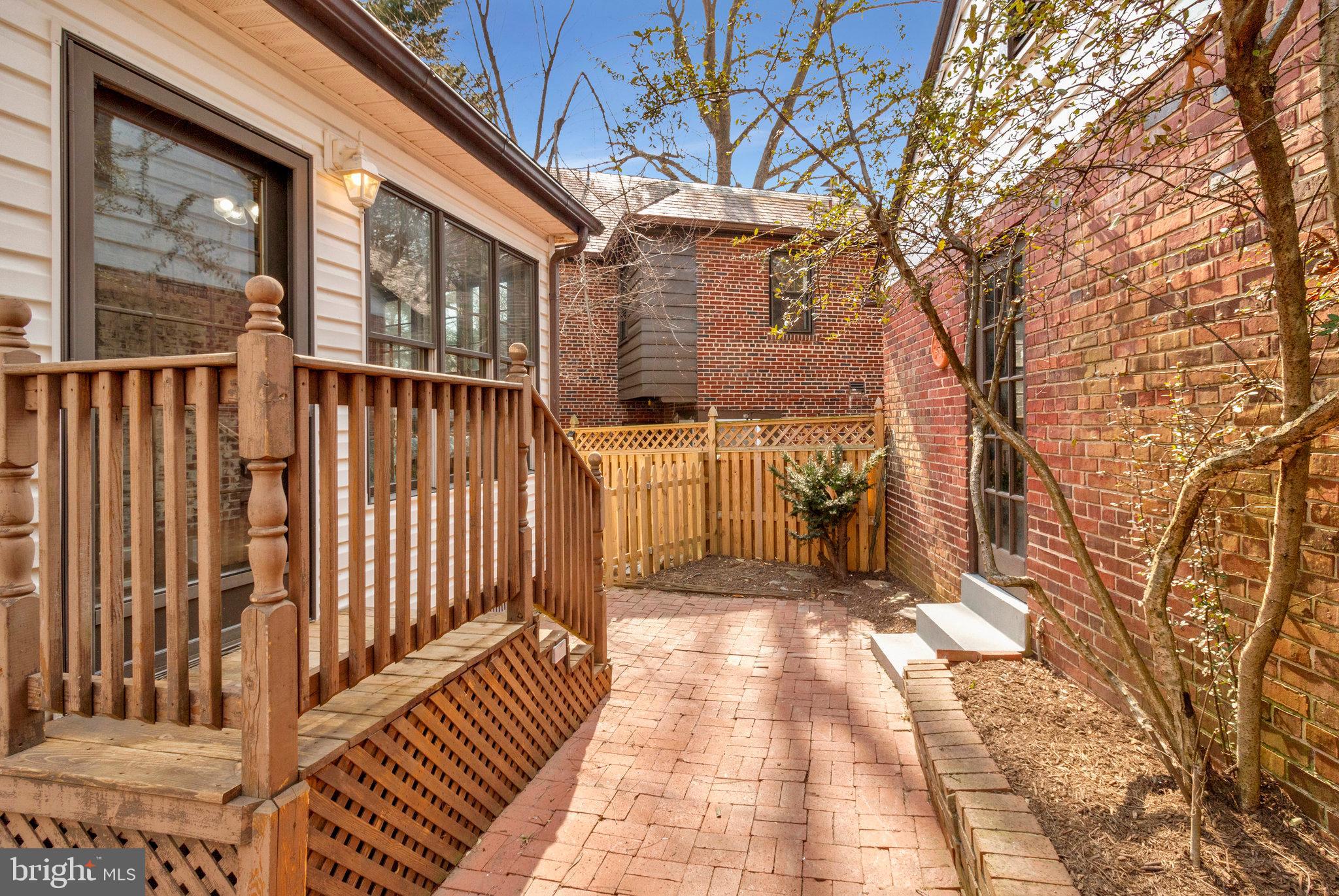 SEVEN OAKS - Residential