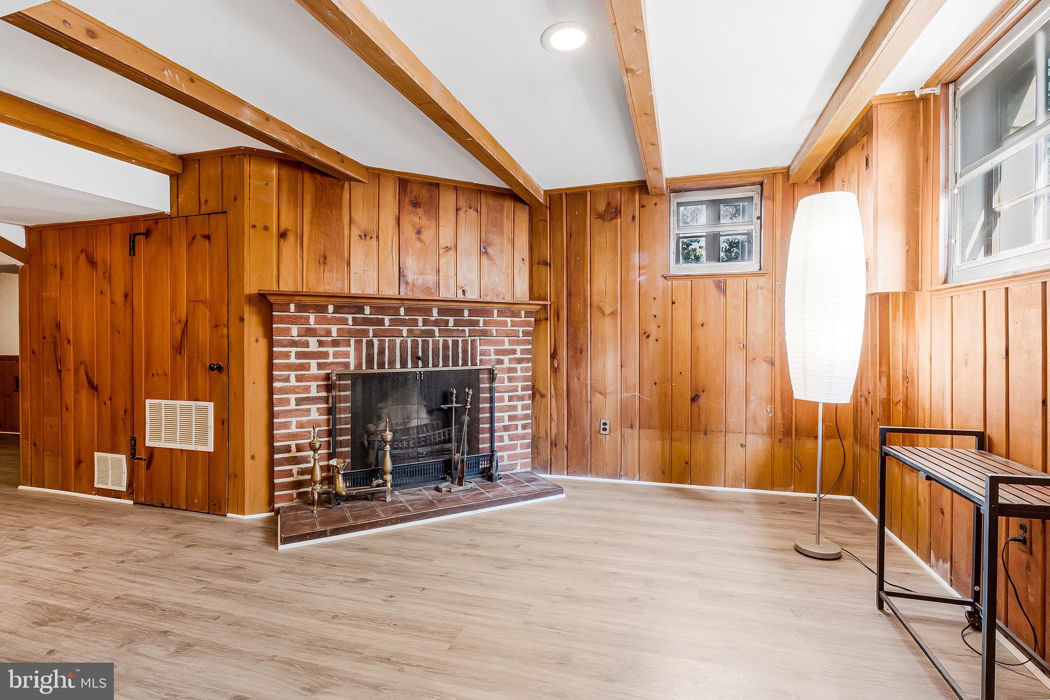 SEVEN OAKS - Residential