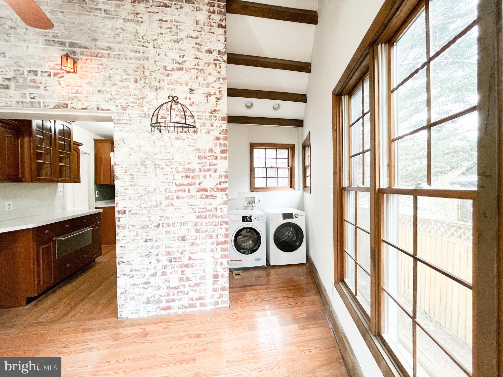 SEVEN OAKS - Residential