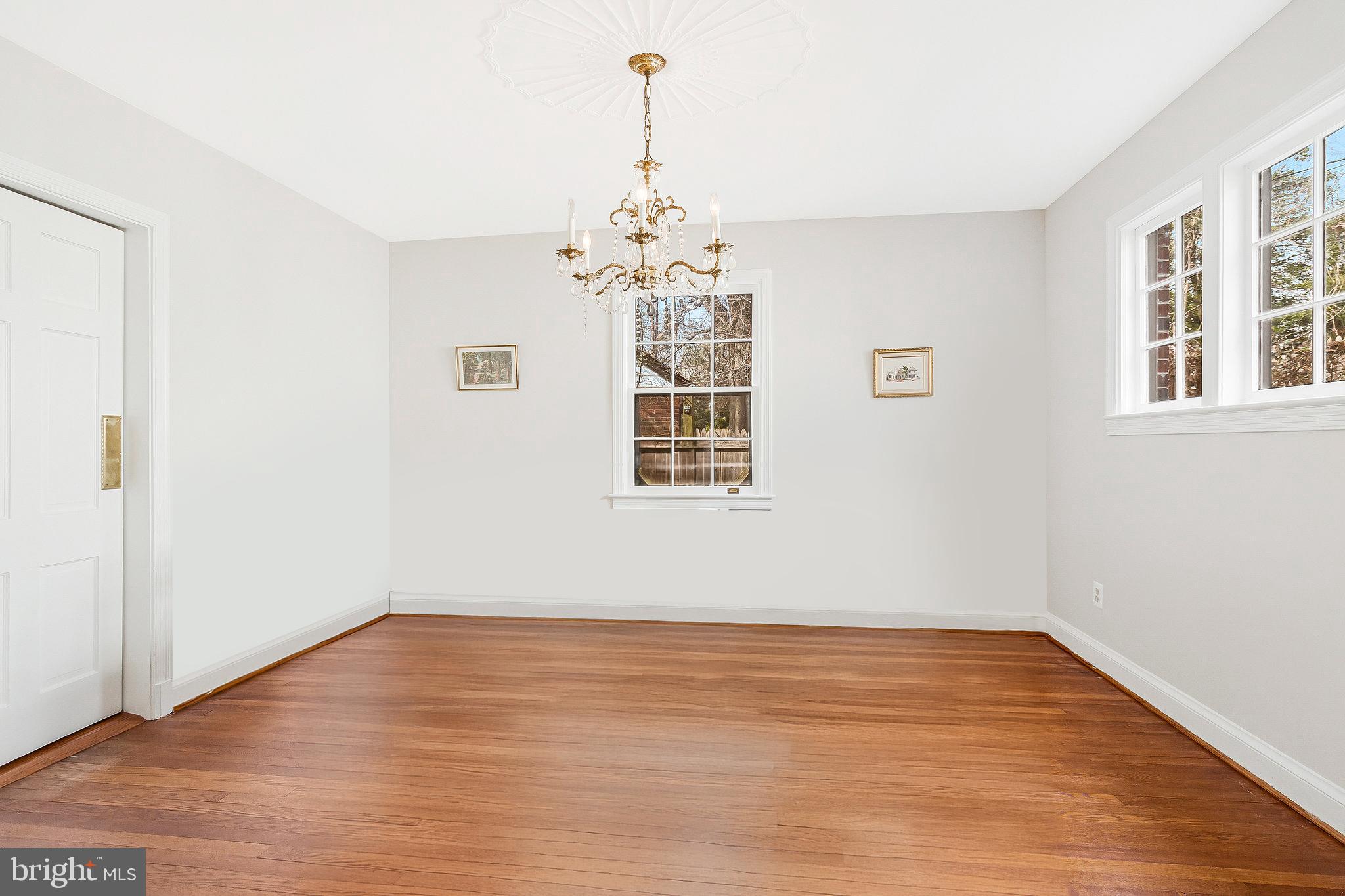 SEVEN OAKS - Residential