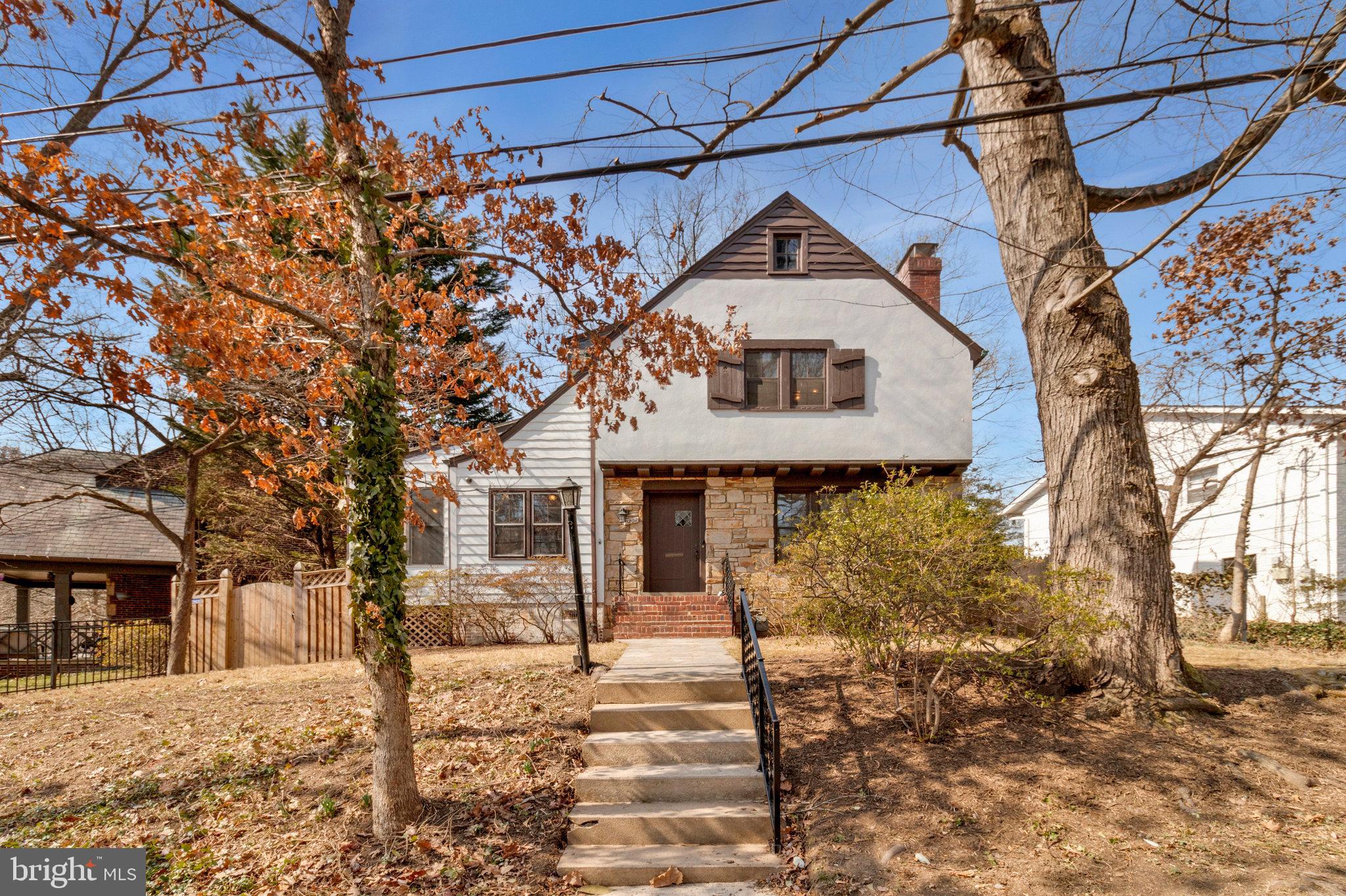 SEVEN OAKS - Residential