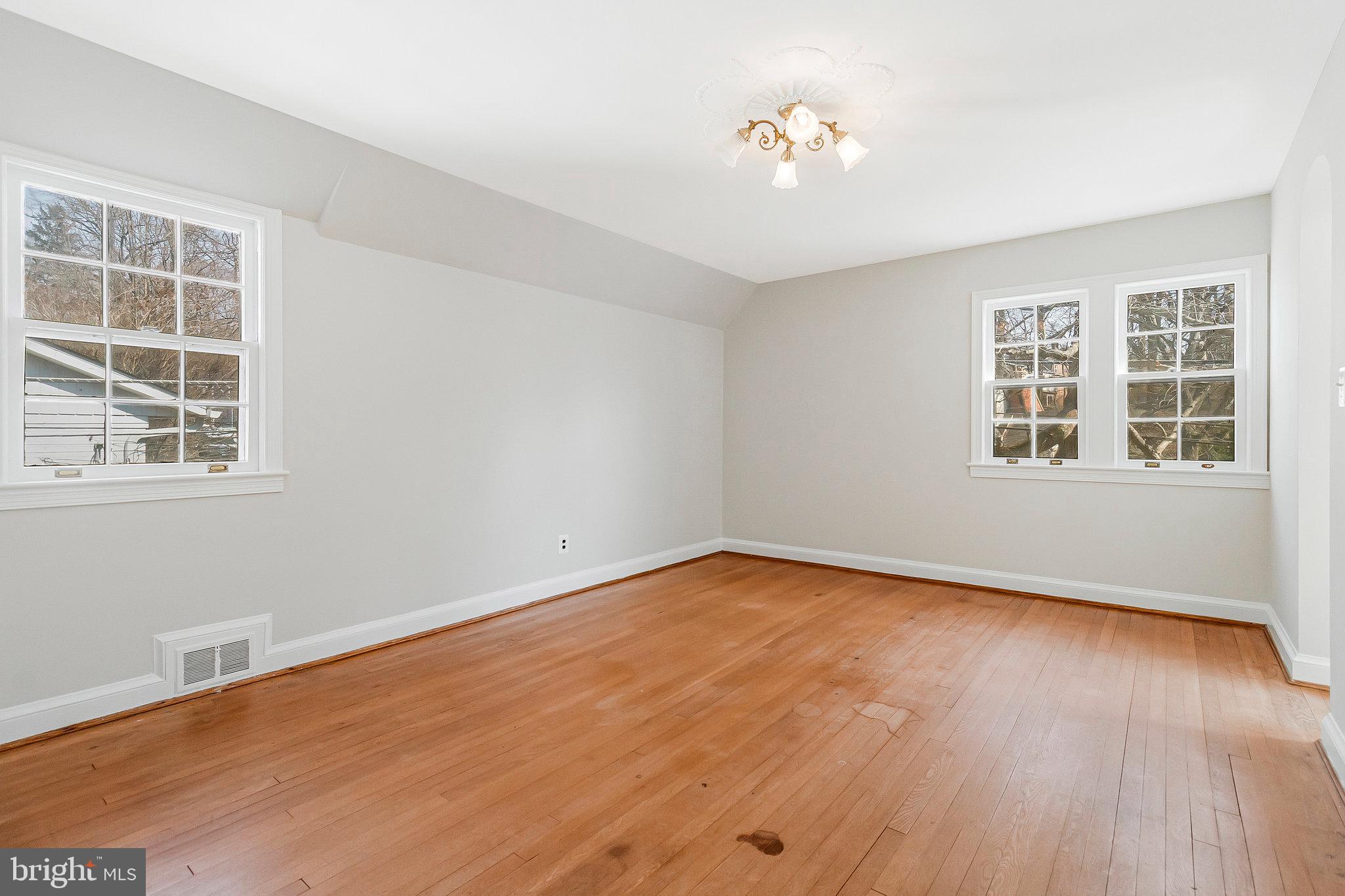 SEVEN OAKS - Residential