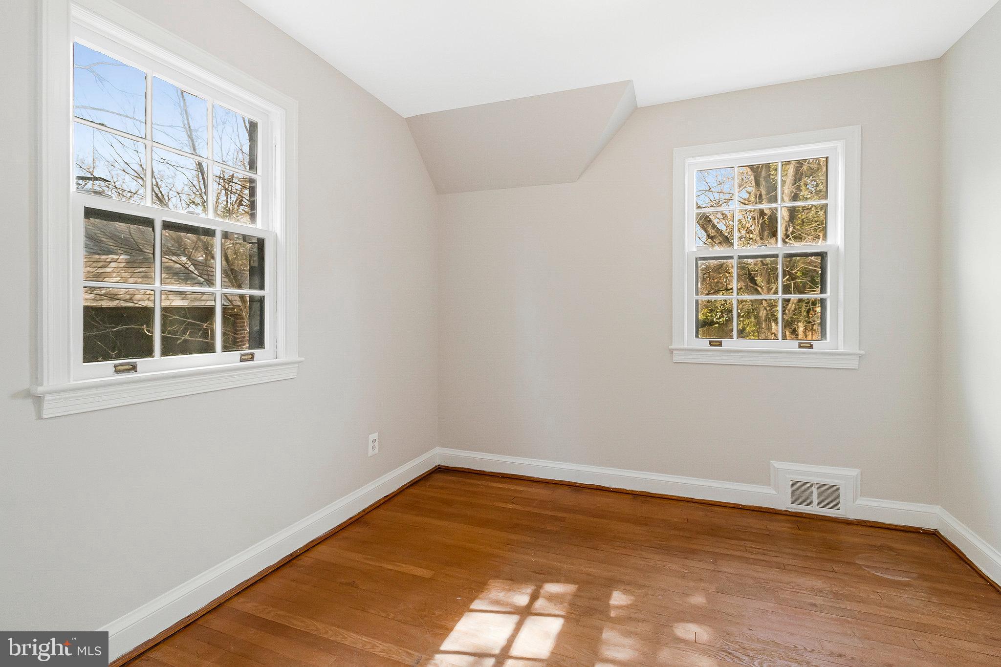 SEVEN OAKS - Residential