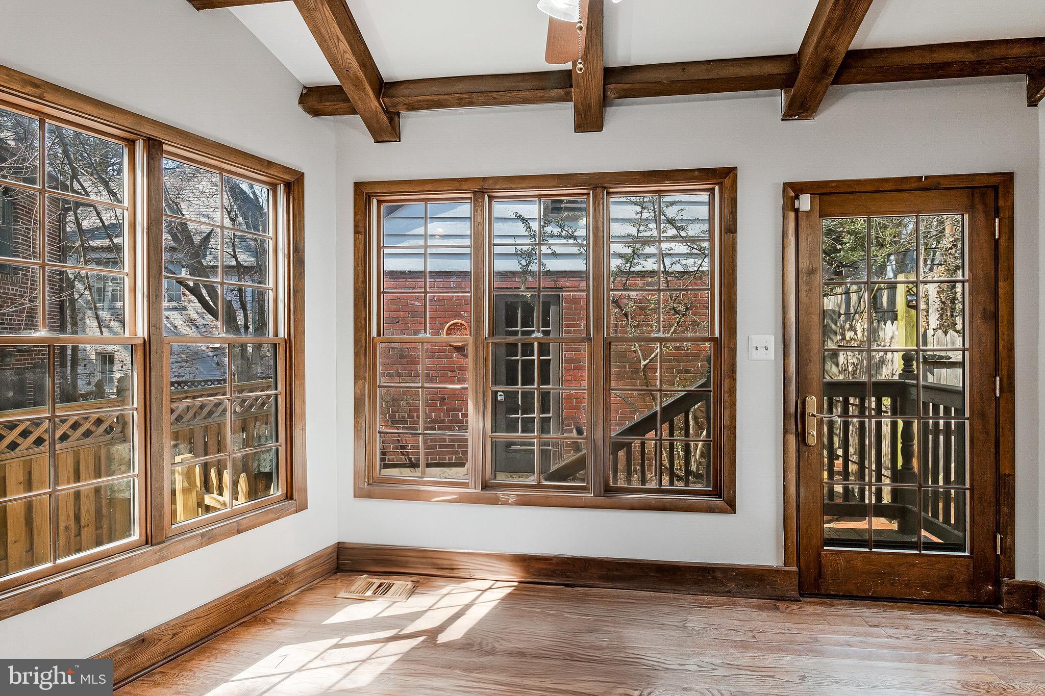 SEVEN OAKS - Residential