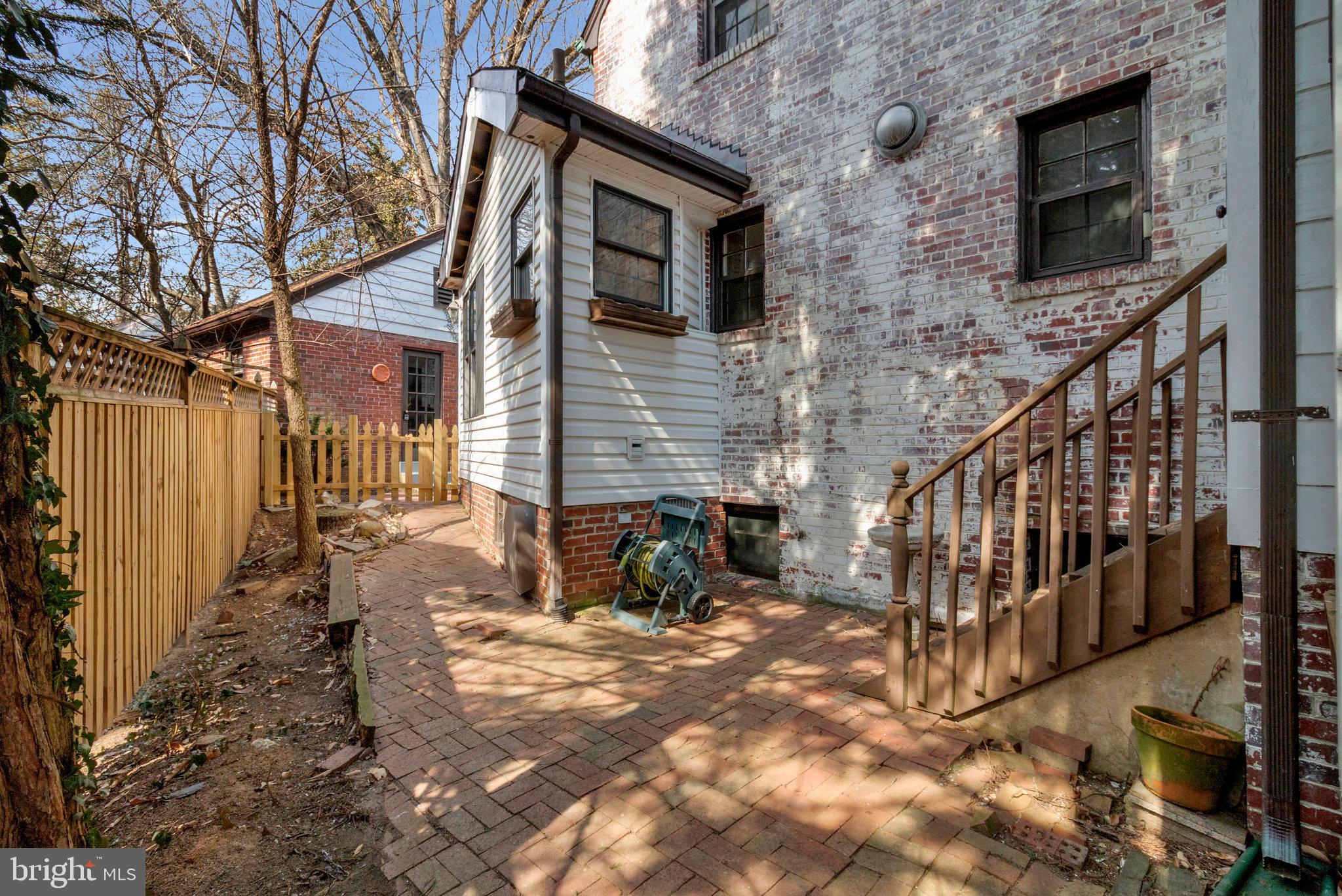 SEVEN OAKS - Residential