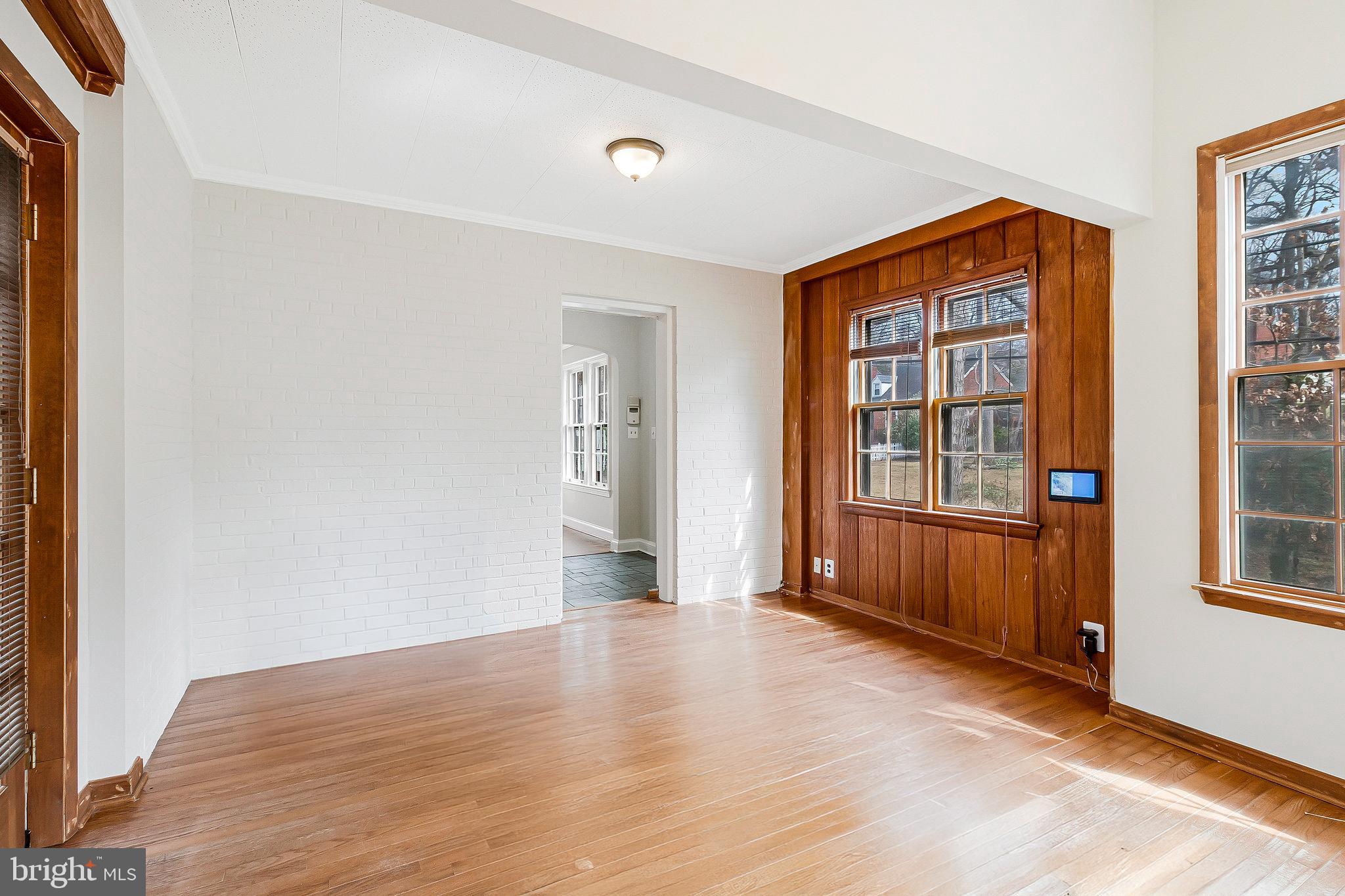 SEVEN OAKS - Residential