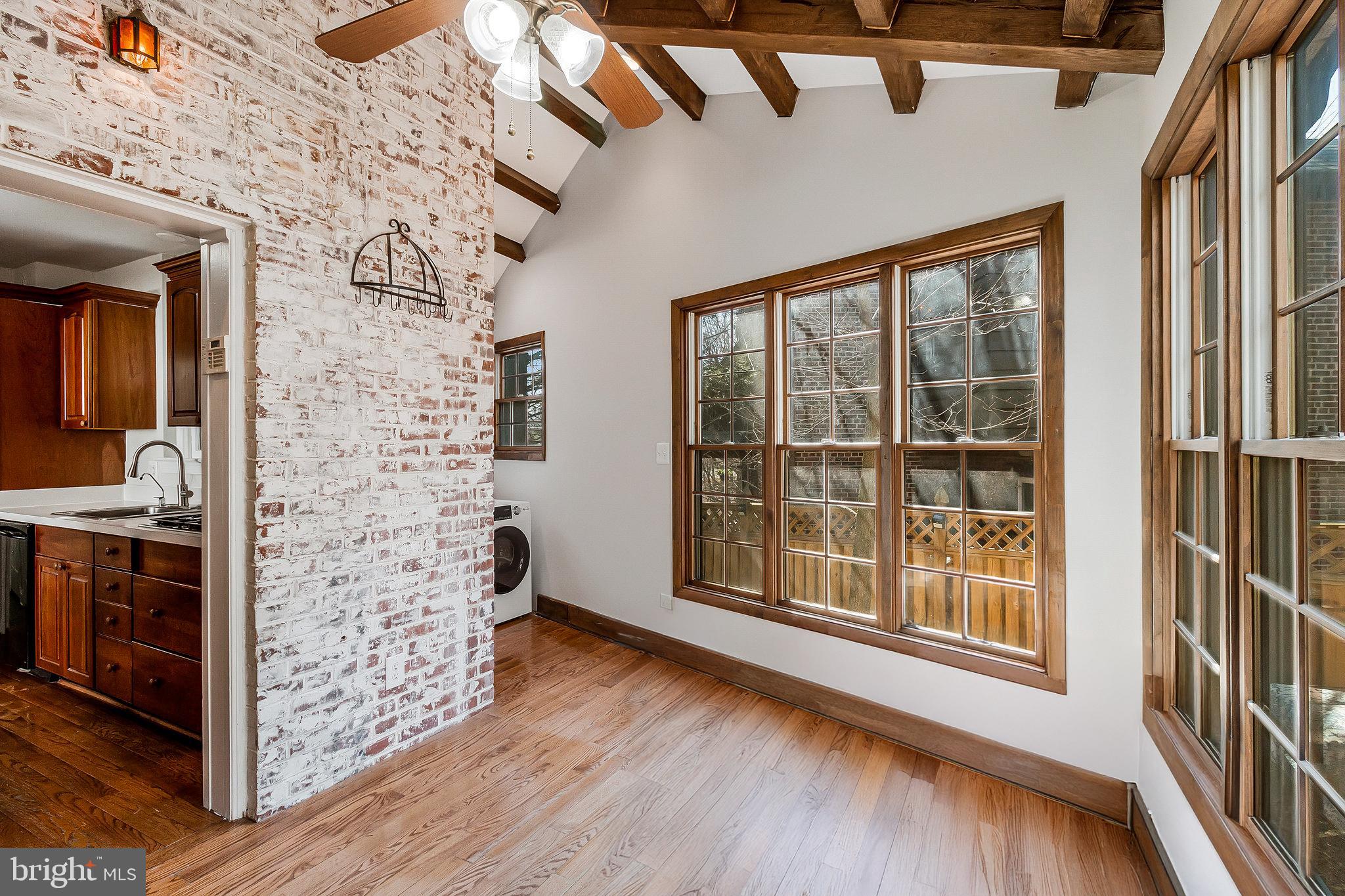 SEVEN OAKS - Residential