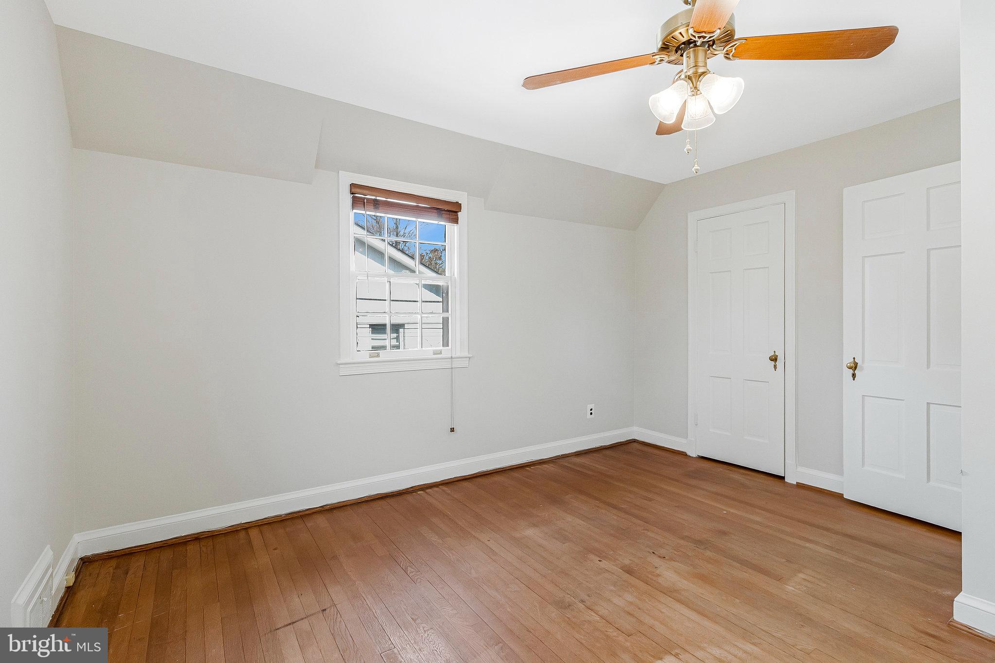 SEVEN OAKS - Residential