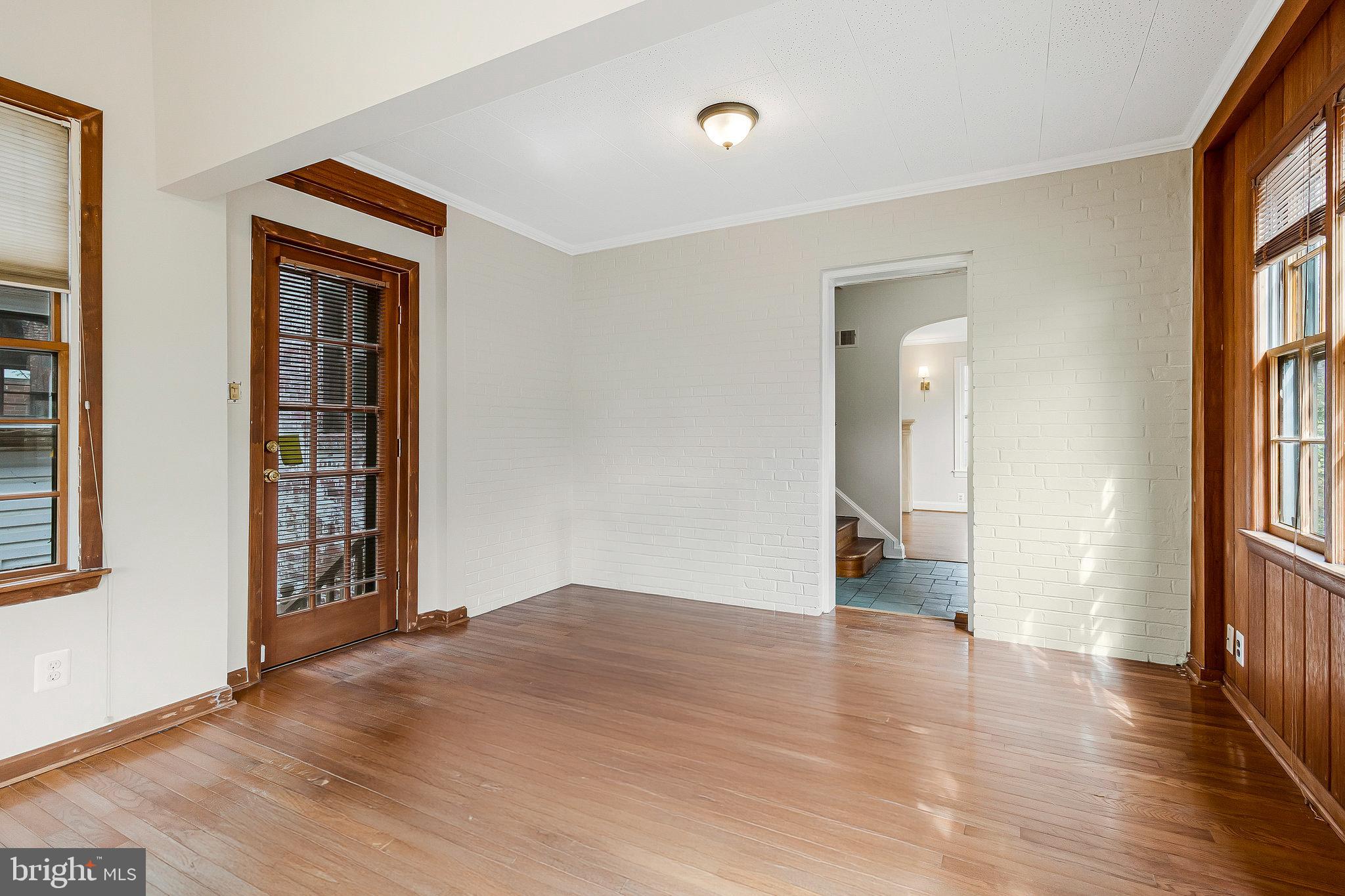 SEVEN OAKS - Residential