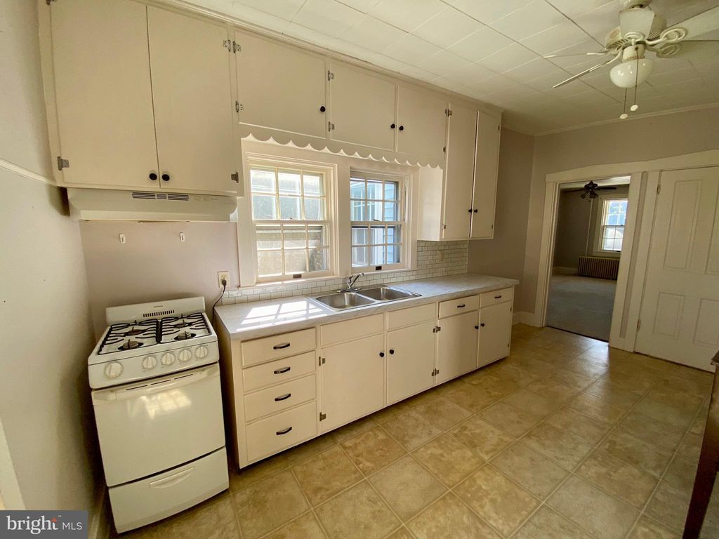 Photo of 133 N LIBERTY ST, LITITZ, PA 17543 (MLS # PALA2030140)