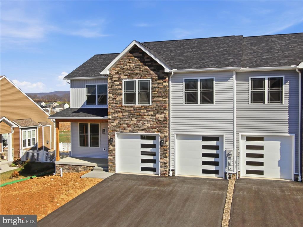 Photo of 11802 Mystic Rock Ln Ln S, WAYNESBORO, PA 17268 (MLS # PAFL2033400)