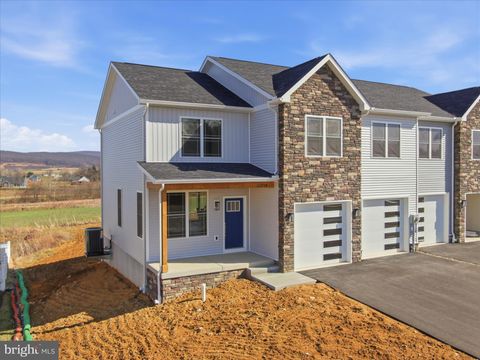 Townhouse For Sale - 11802 Mystic Rock Ln Ln<br/> Franklin County, WAYNESBORO, PA 17268
