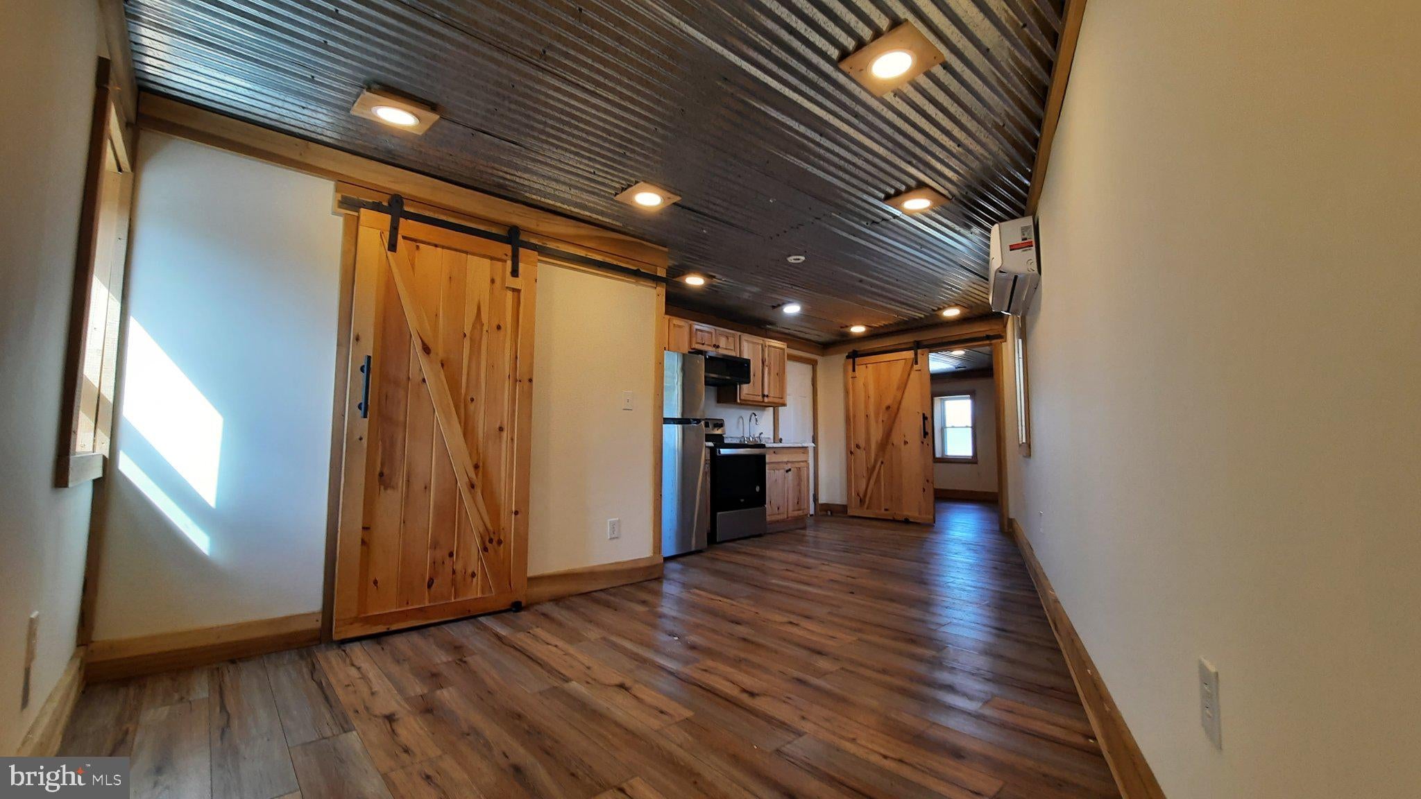 514 E MAIN STREET 4