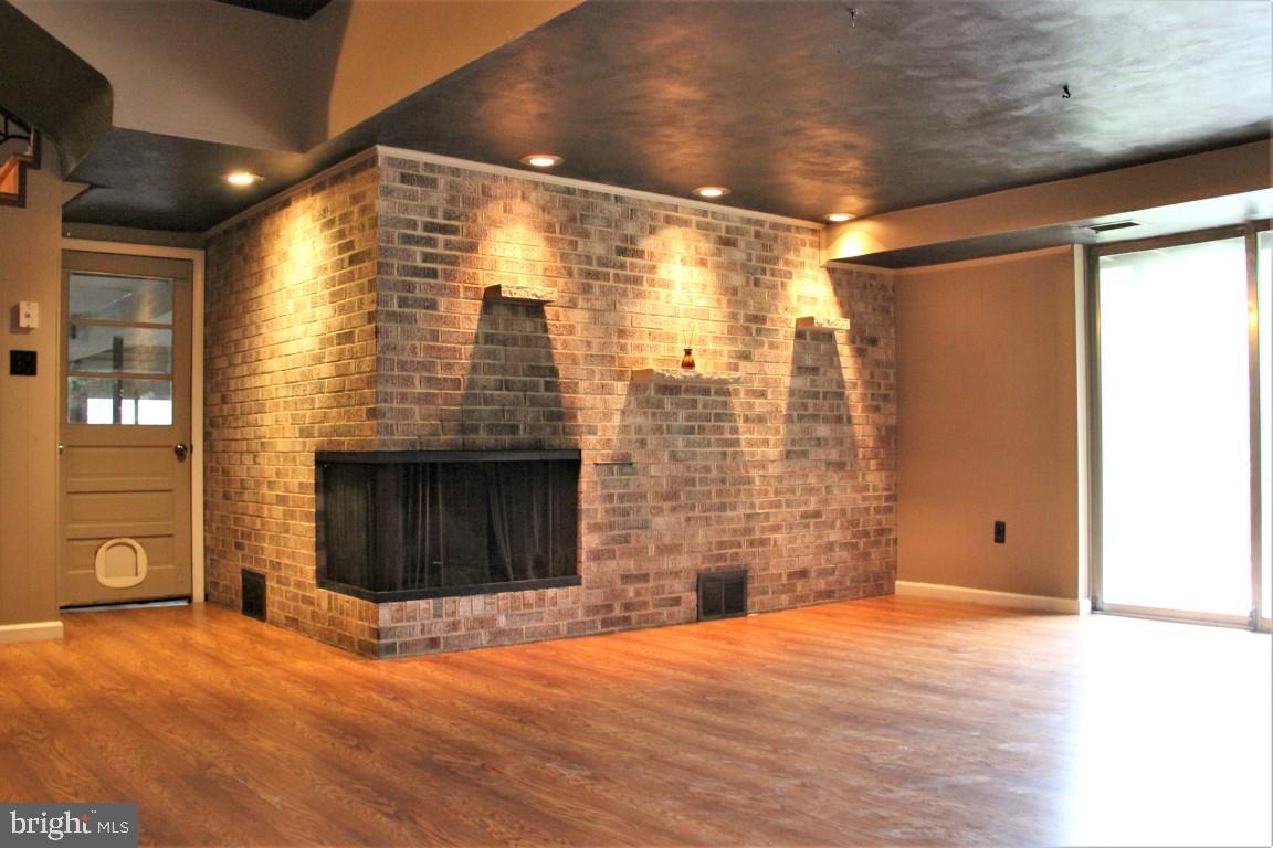 STRATHCONA-HILLCROFT - Residential