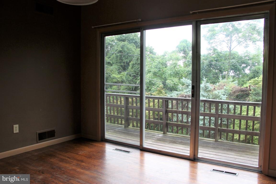 STRATHCONA-HILLCROFT - Residential