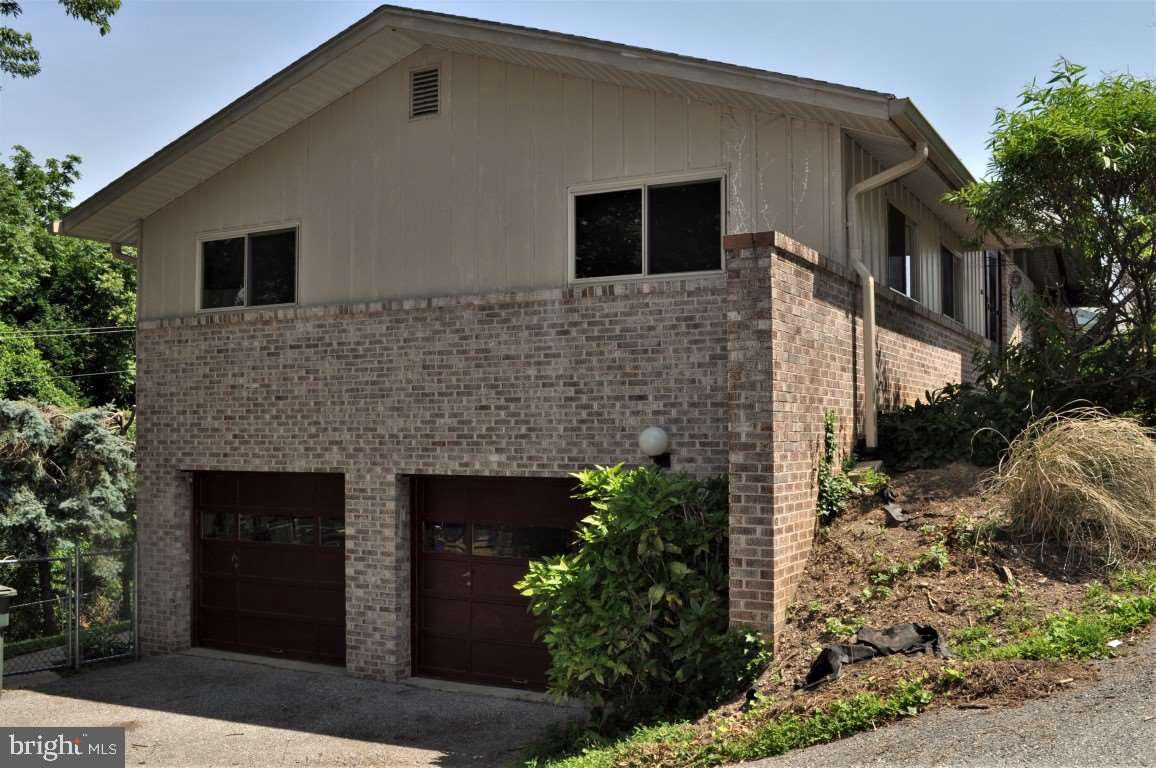 STRATHCONA-HILLCROFT - Residential