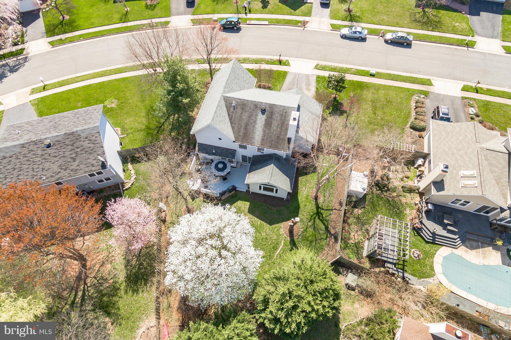 CRESTBROOK - Residential