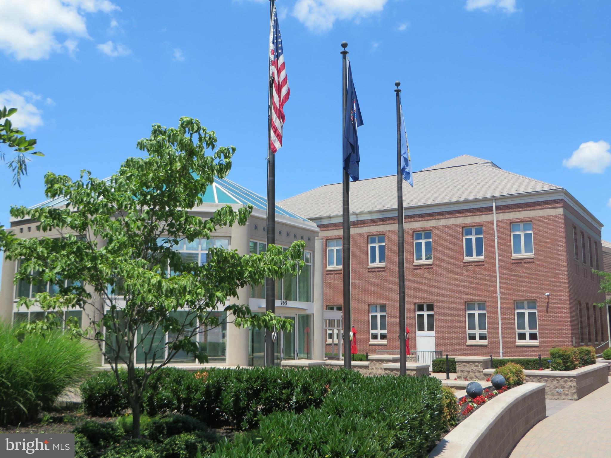 CRESTBROOK - Residential