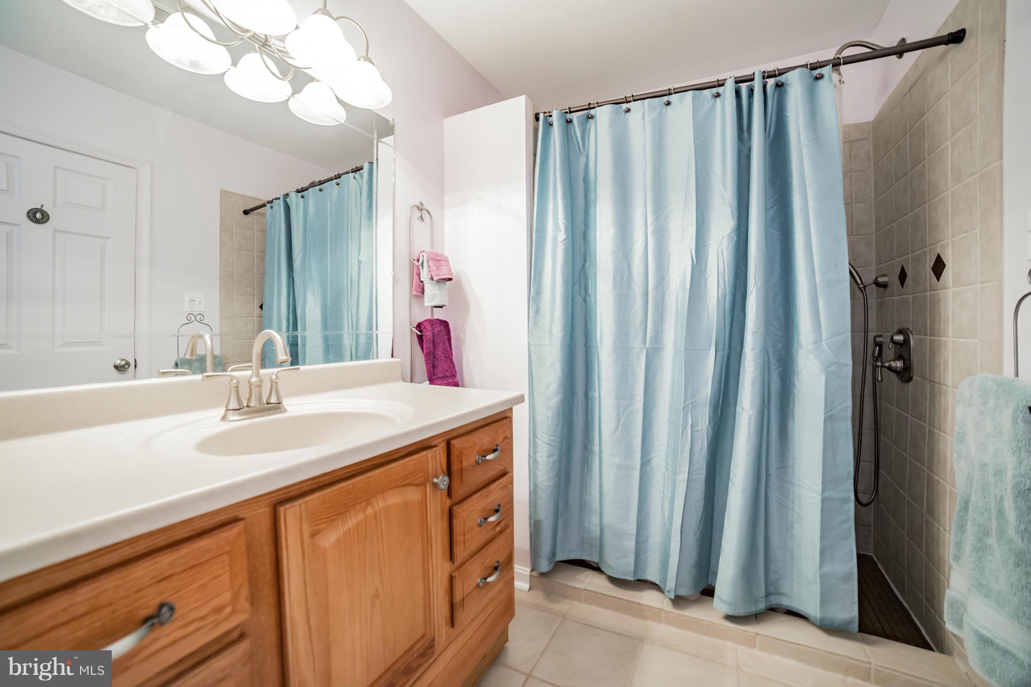 CRESTBROOK - Residential