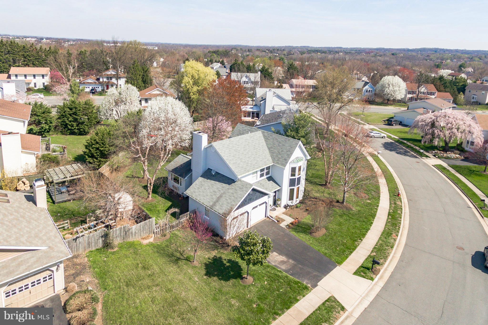 CRESTBROOK - Residential