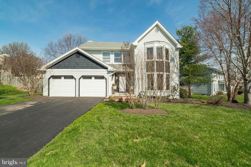 Renovated home ready for its new owner! This Saxony Elite model offers abundant natural light, beautiful hardwood flooring, updated kitchen w/granite & stainless apps, family room w/fireplace, 4 season sun porch, deck for outdoor dining & flat fenced lot. Fresh paint & updated baths. Finished basement w/den, rec room, laundry and workshop. Minutes to Reston Wiehle Metro & downtown Herndon.