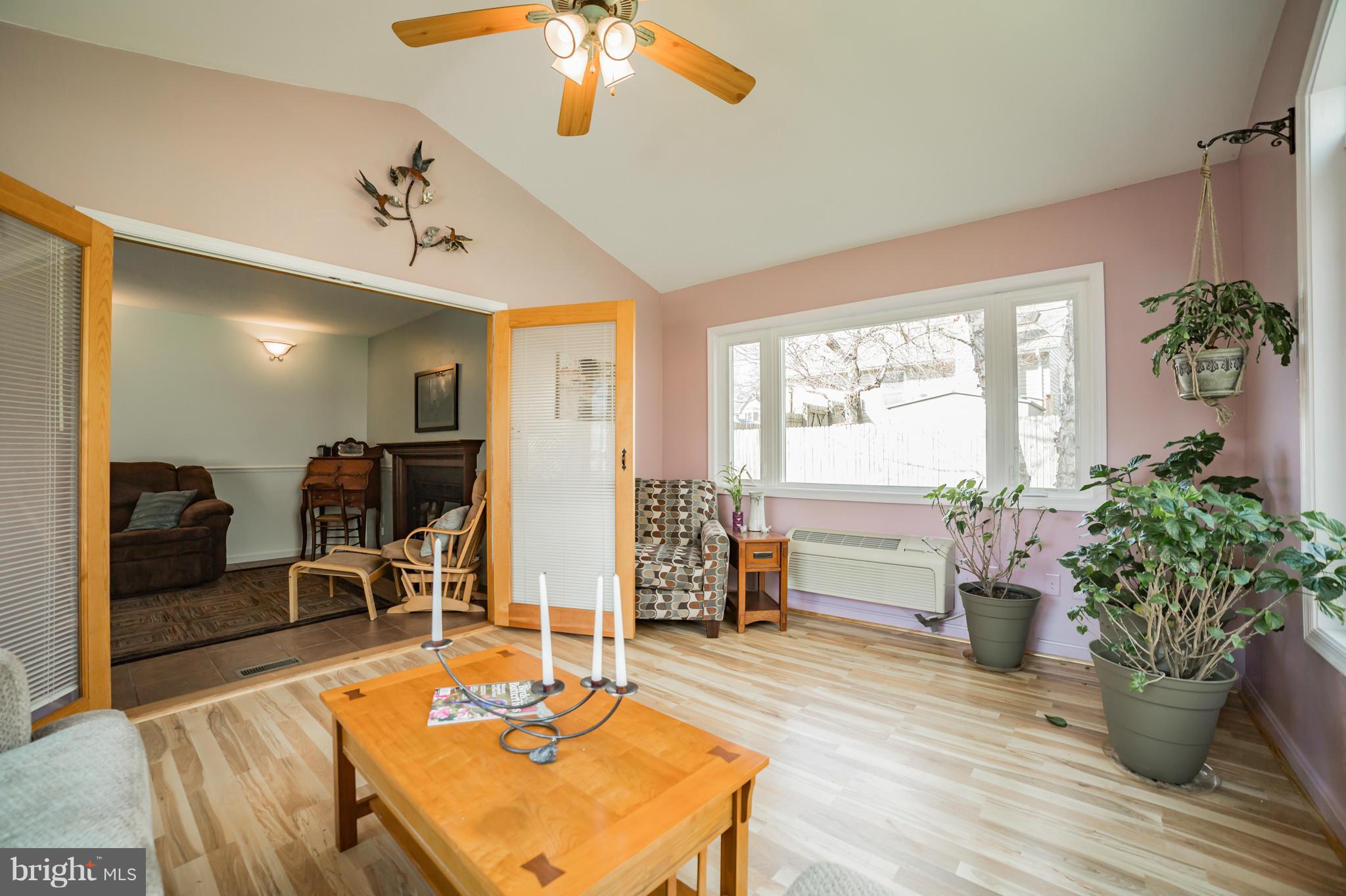 CRESTBROOK - Residential