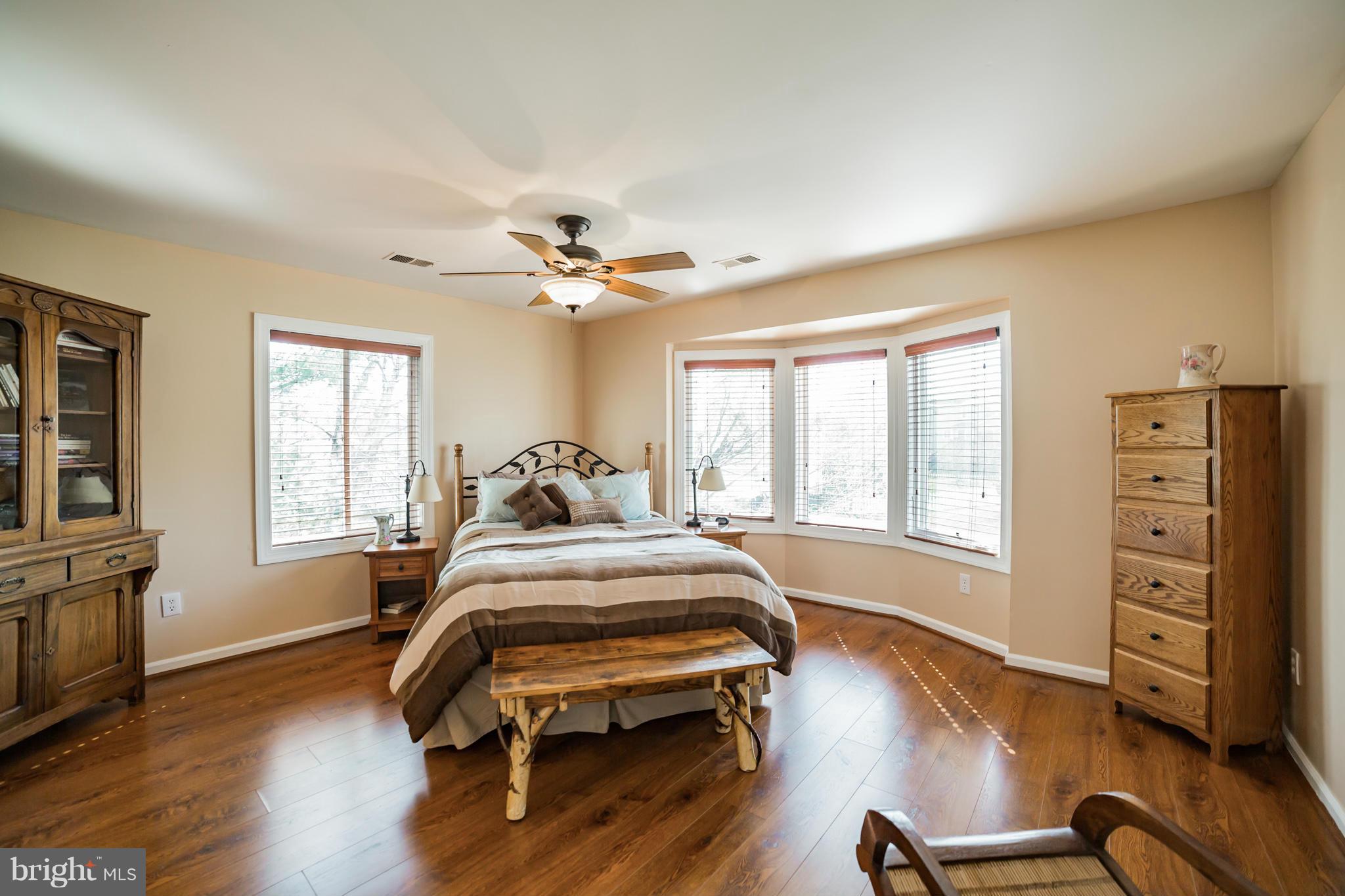 CRESTBROOK - Residential