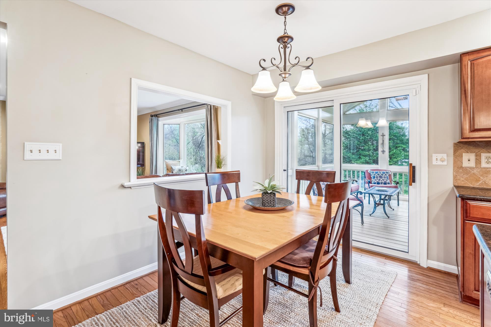 MACGILLS COMMON - Residential