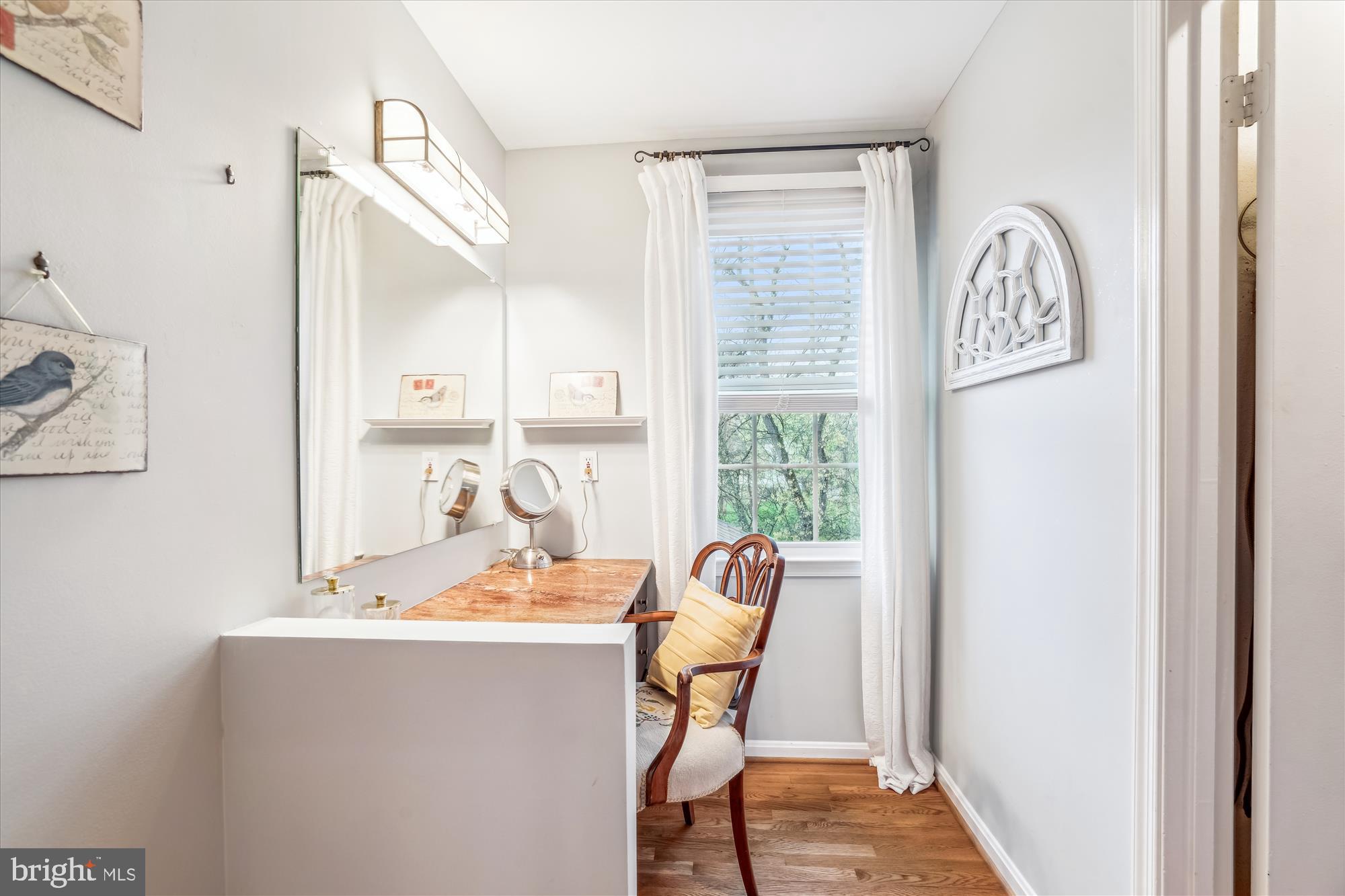 MACGILLS COMMON - Residential