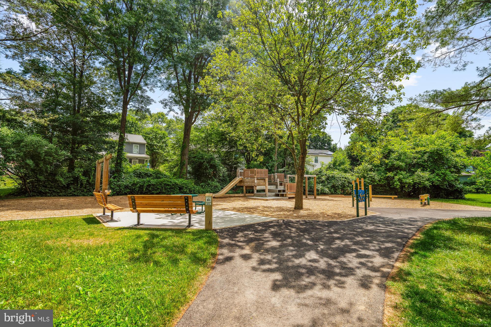 MACGILLS COMMON - Residential