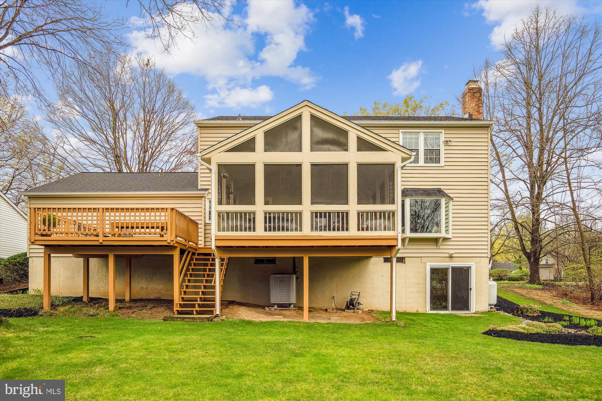 MACGILLS COMMON - Residential