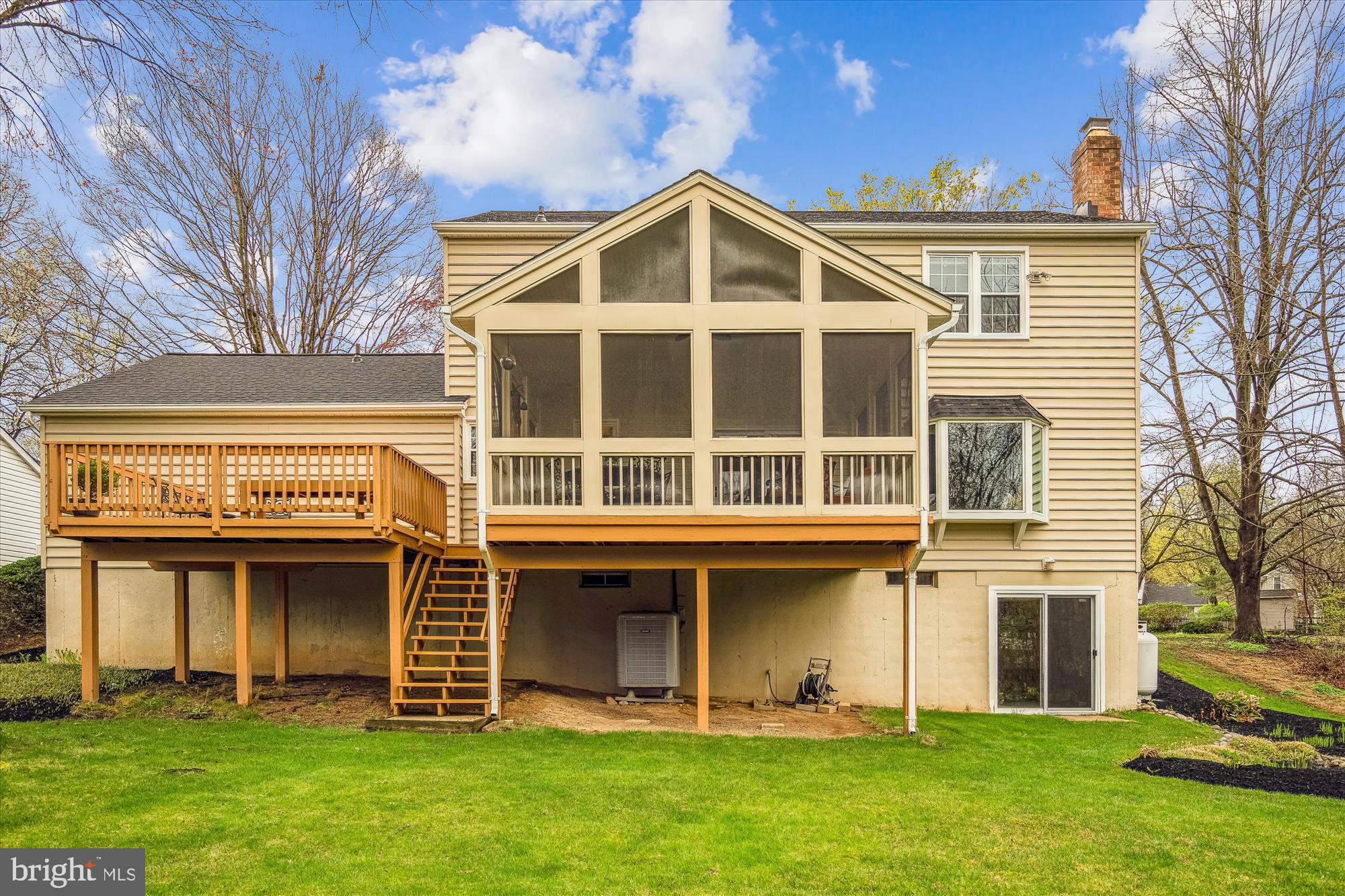 MACGILLS COMMON - Residential